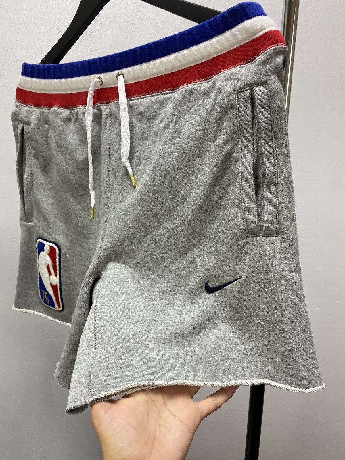 Nike × Vintage Nike 75th Anniversary 31 Team NBA Courtside Shorts Size US 30 / EU 46 - 5 Thumbnail