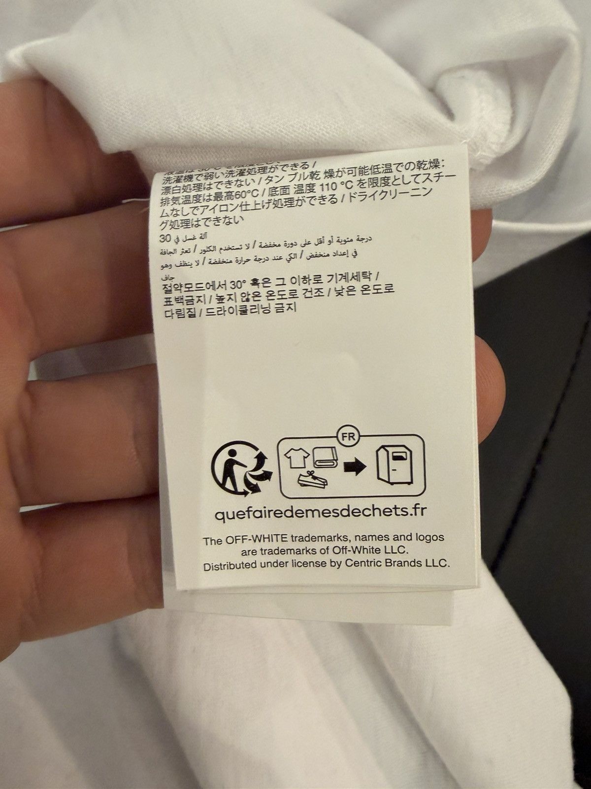 Off-White Size XL - Off-White Spray Arrow T-Shirt White Size US XL / EU 56 / 4 - 14 Thumbnail