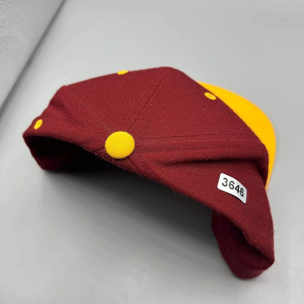 Mitchell & Ness Cleveland Cavaliers Cavs Hat Men Red Yellow Snap Back Cap Size ONE SIZE - 8 Thumbnail