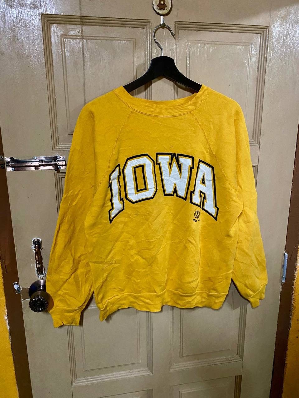 Vintage Vintage 80s Iowa Sweatshirt Made In Usa Size US M / EU 48-50 / 2 - 4 Thumbnail
