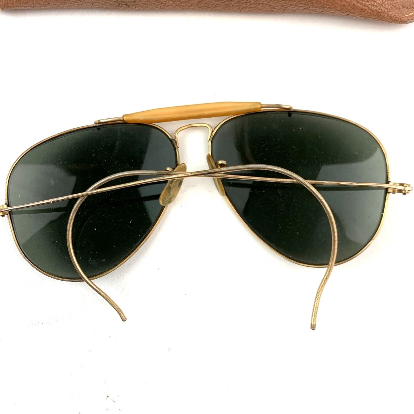 Vintage VINTAGE Ray-Ban Sunglasses Outdoorsman Gold Frames with Cable Arms Aviator Adult Unisex Men Women Gold Vintage B&L Included Size ONE SIZE - 7 Thumbnail
