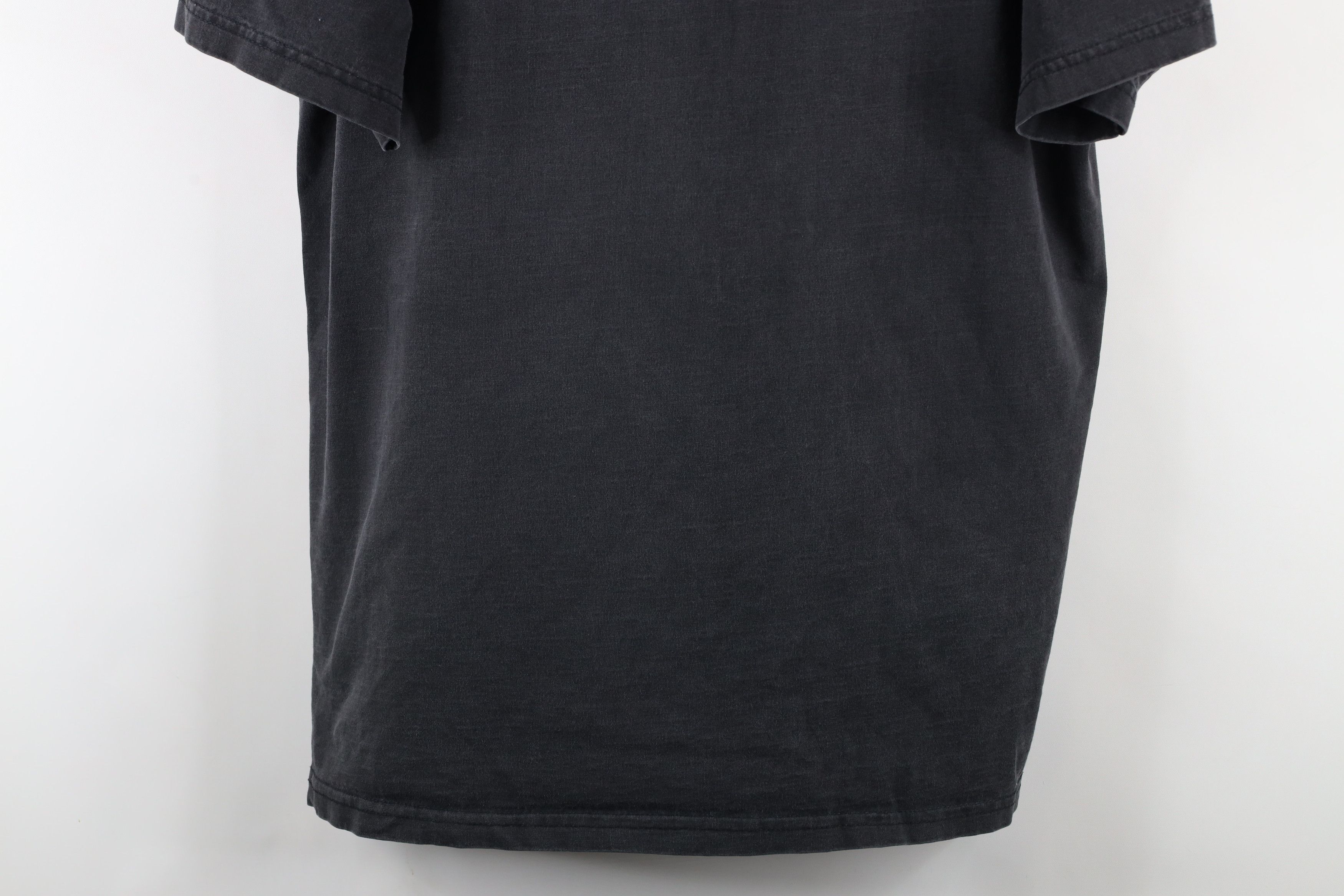 Vintage Vintage 90s Streetwear Out Toronto Heavyweight T-Shirt Black Size US L / EU 52-54 / 3 - 3 Thumbnail