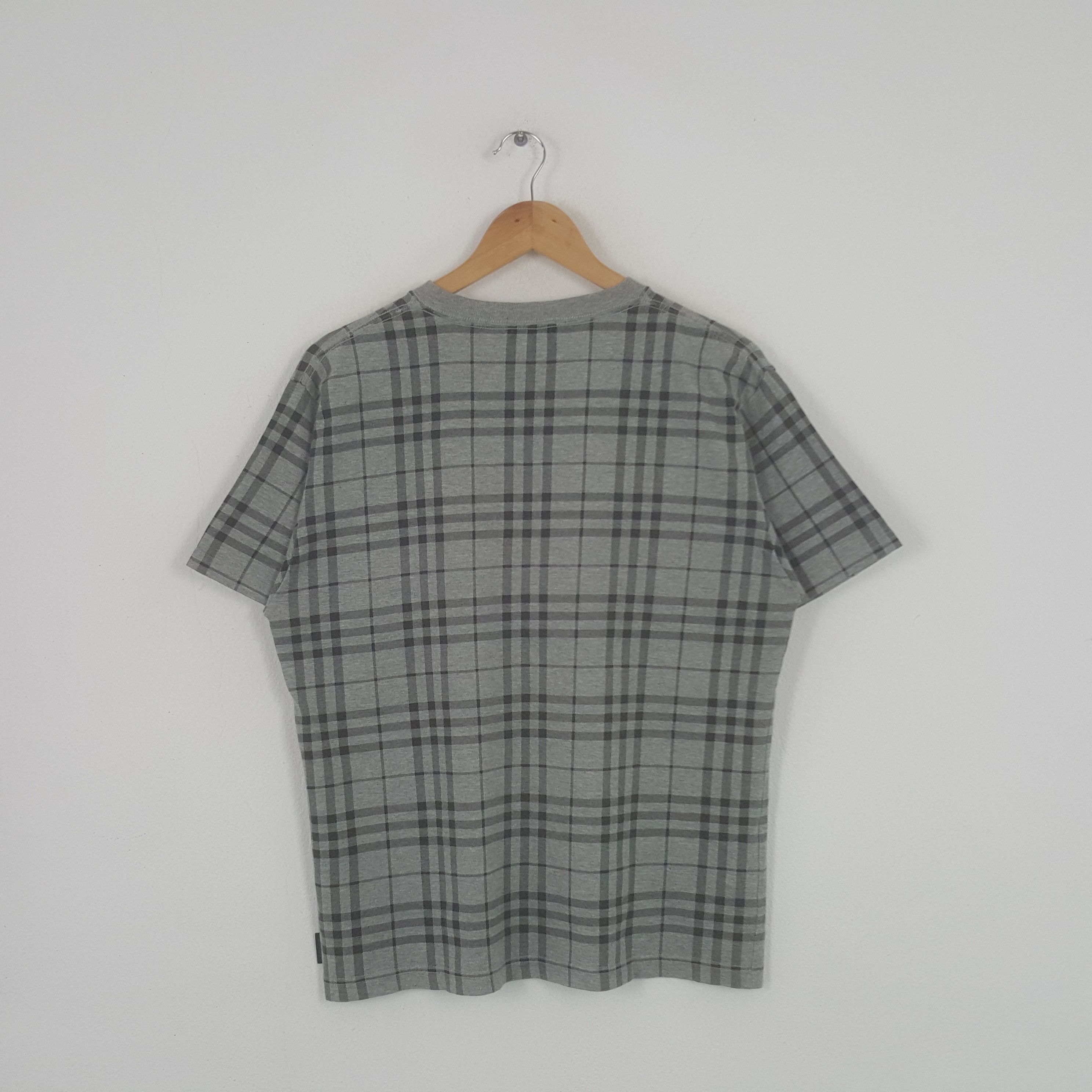 Burberry × Vintage Vintage Burberry London Blue Label Tshirt Size US M / EU 48-50 / 2 - 4 Thumbnail
