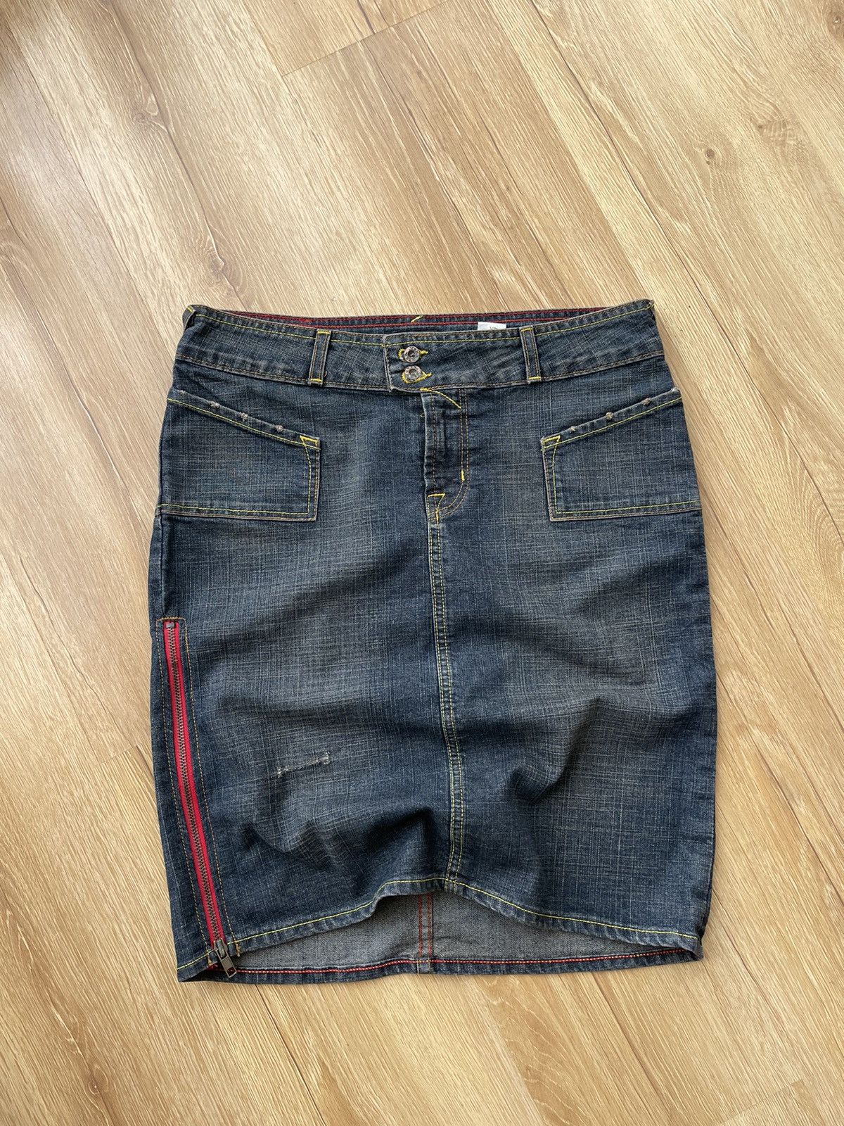 Von Dutch Vintage Von Dutch Denim Zipper Skirt Size M y2k Size 30" / US 8 / IT 44 - 4 Thumbnail