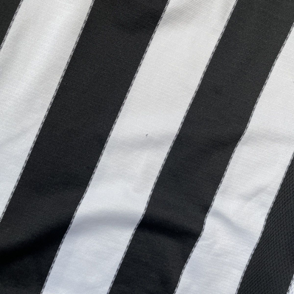 Adidas 2000 ADIDAS NEWCASTLE UNITED SOCCER JERSEY BROWN ALE vintage Size US L / EU 52-54 / 3 - 10 Thumbnail