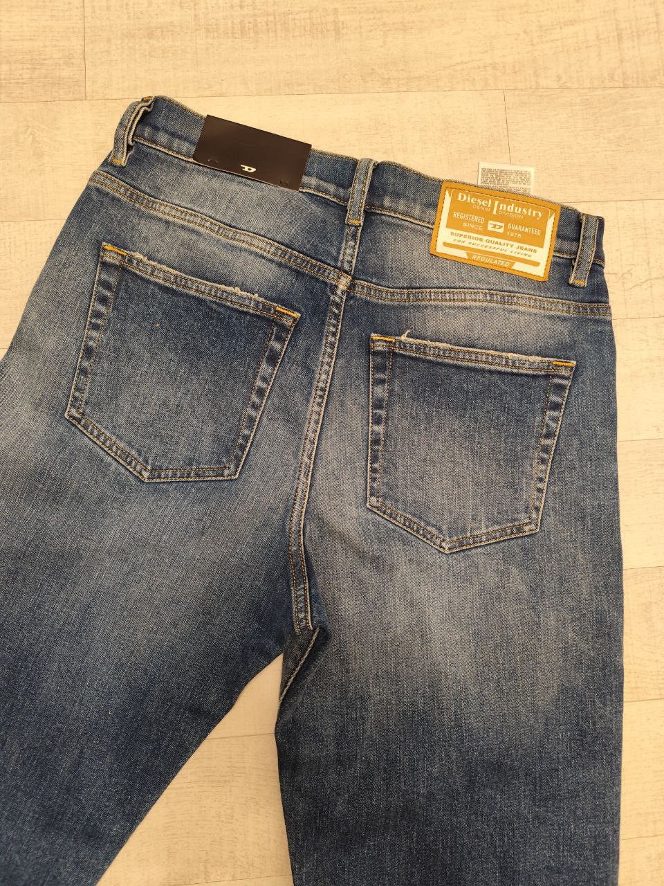 Diesel Diesel 2020 D-VICER-R A12236R9C87 SIZE EU W29/L32 Size US 29 - 3 Thumbnail
