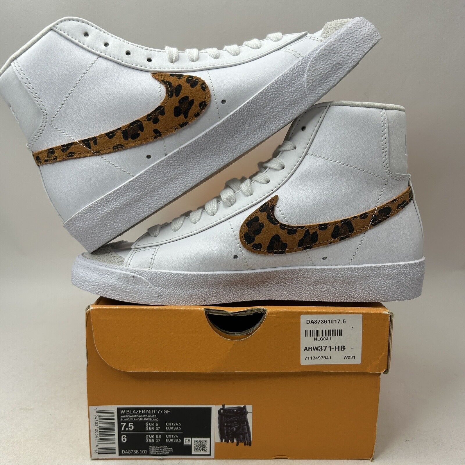Nike Nike Blazer Mid ‘77 SE WMNS “Leopard” 2024 Size US 7.5 / IT 37.5 - 3 Thumbnail