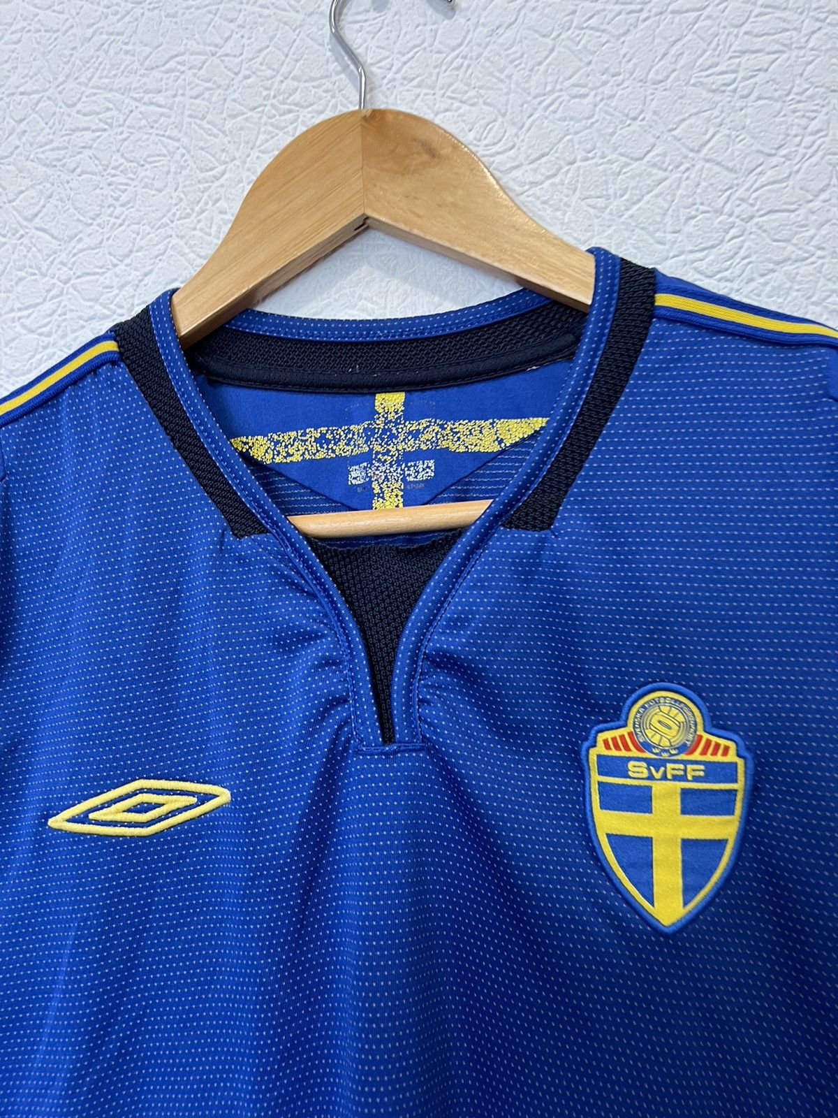Umbro Umbro Sweden 2004 Away Kit Soccer Jersey Size US S / EU 44-46 / 1 - 2 Thumbnail