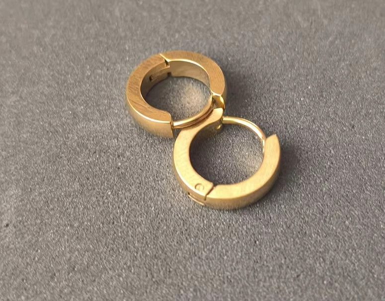 Jewelry Circle Hoop Earrings Classic huggie ear Minimalist Jewelry Size ONE SIZE - 1 Thumbnail