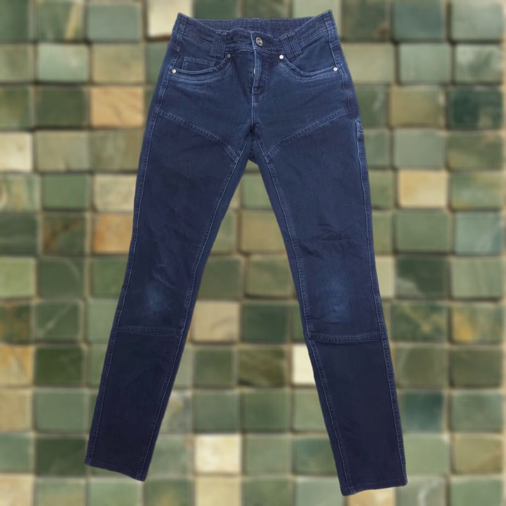Denime Kuhl Indigo Dye Denim Jeans Danzr Performance Womens 28 x 30 Low Rise Dark Wash Skinny Stretch Denim Jeans Women's Blue 90s Theme Men/Boys/Girls? Size 28" / US 6 / IT 42 - 1 Thumbnail
