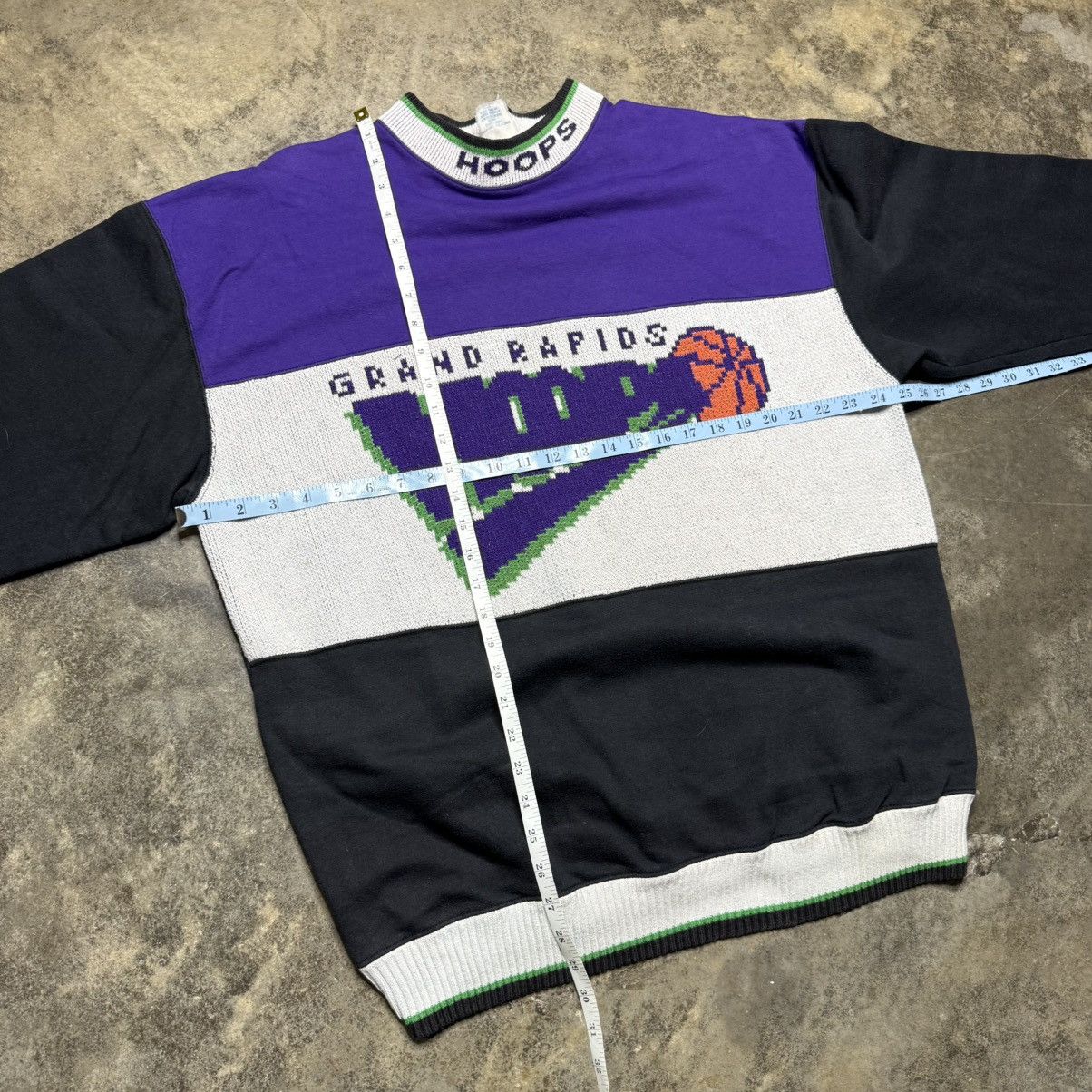 Vintage vintage grand rapids hoops baggy basketball tshirt Size US L / EU 52-54 / 3 - 4 Thumbnail