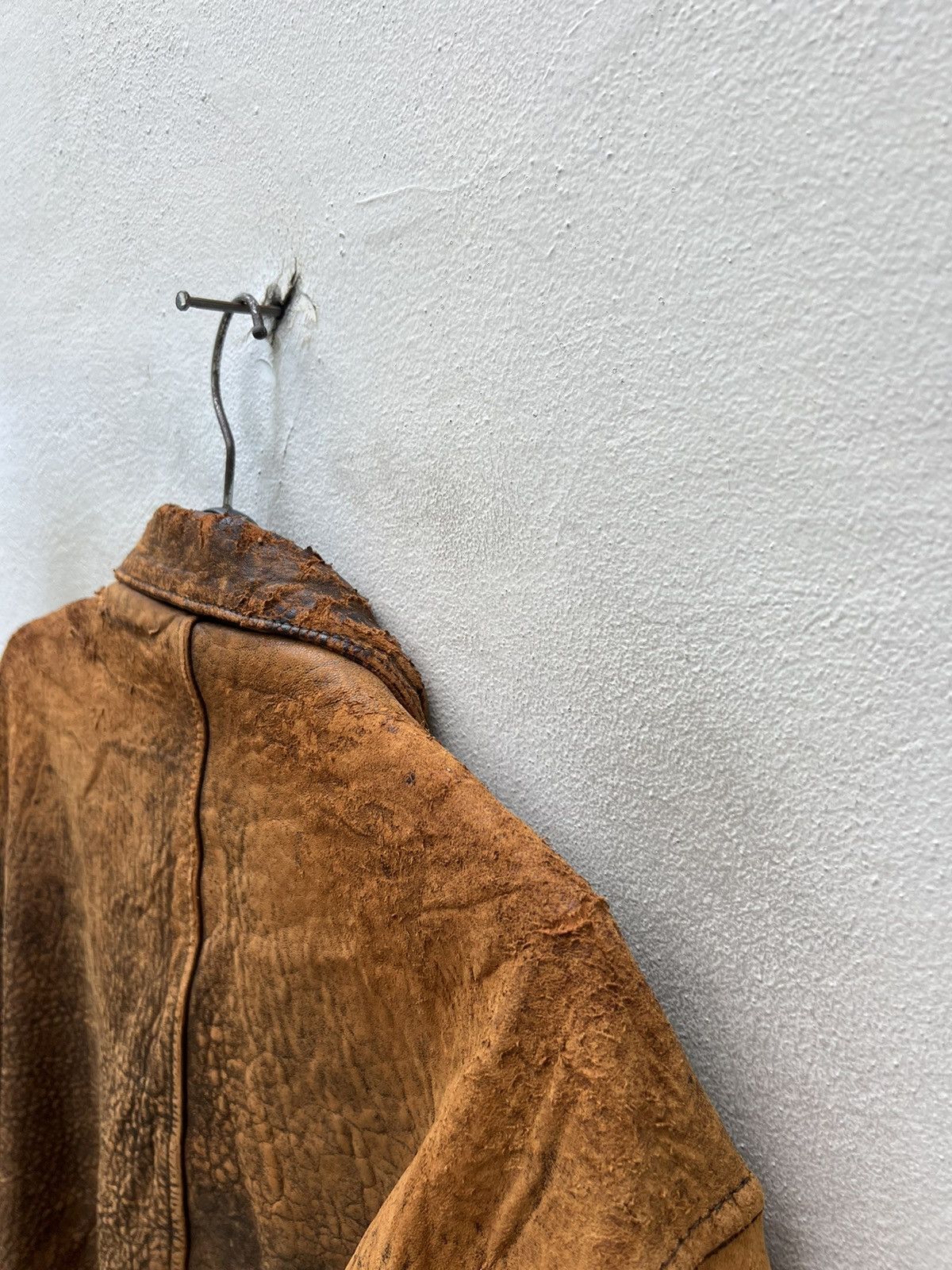 Leather Trashed 80s DEUX 2C Distressed A-2 Flight Leather Jacket Size US L / EU 52-54 / 3 - 20 Thumbnail