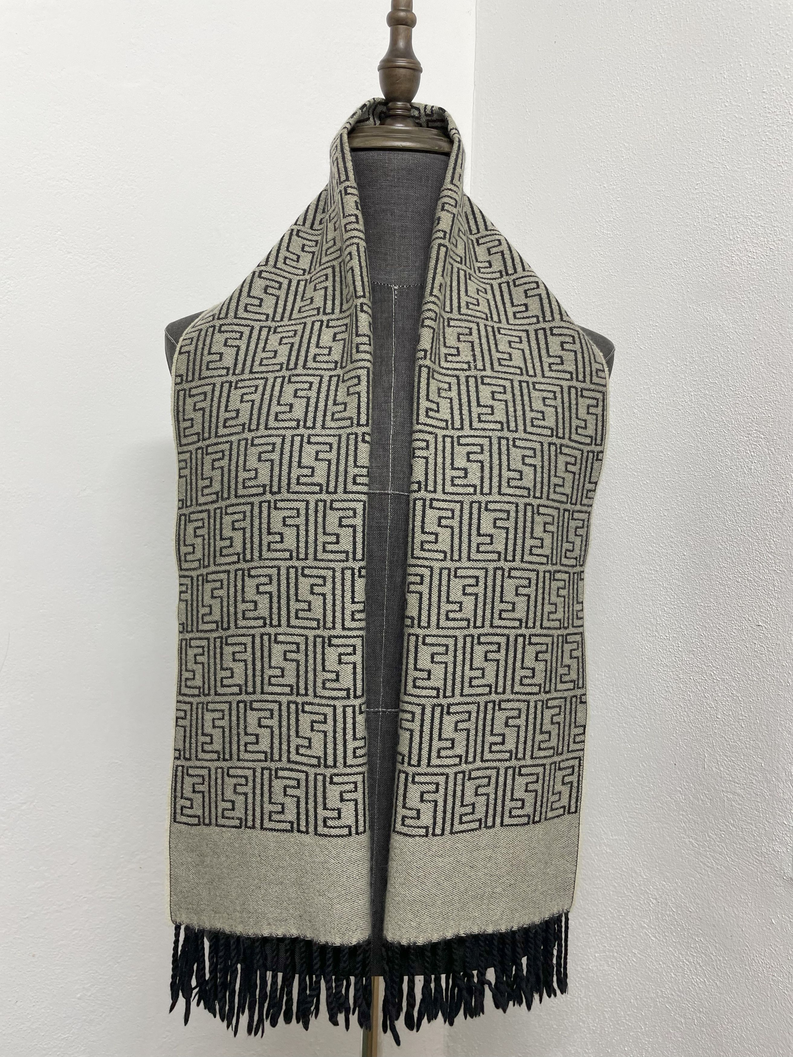 Fendi Fendi Scarf / Muffler - 6166 Size ONE SIZE - 1 Thumbnail