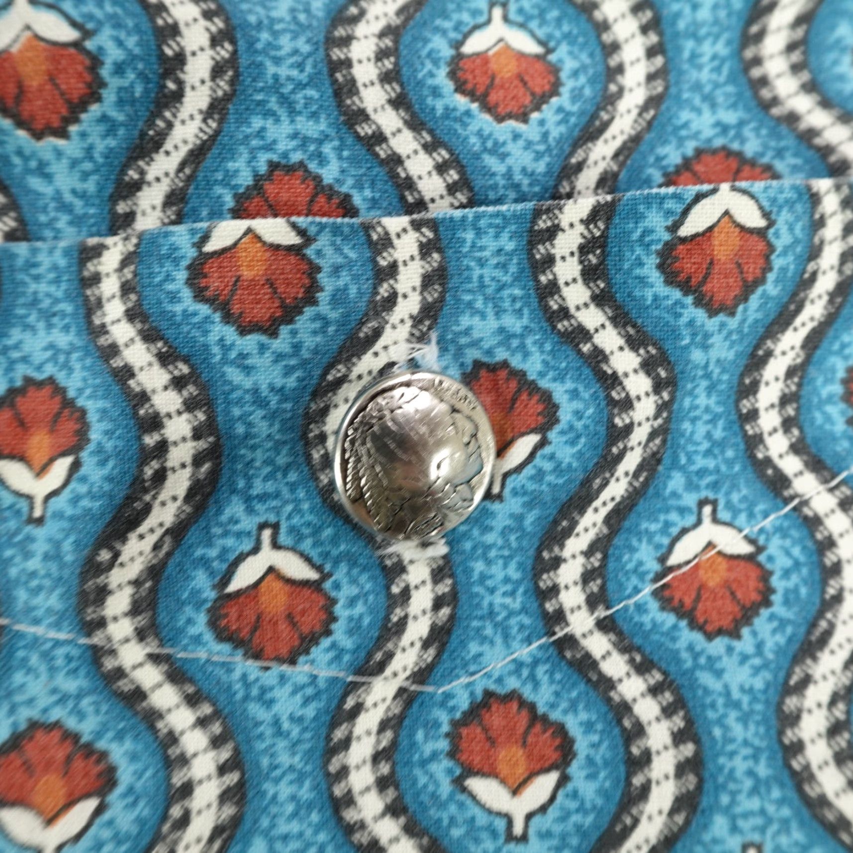 Vintage VINTAGE Rough Rider Circle T Shirt Mens Large Blue Western Buffalo Nickel Button Shirt Size US L / EU 52-54 / 3 - 4 Thumbnail