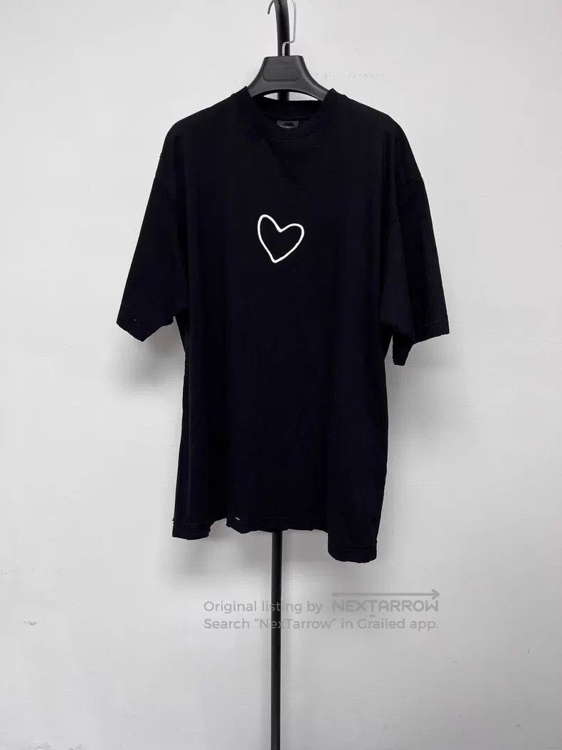 Balenciaga Balenciaga Solid Color Heart-Shaped Distressed Short Sleev Size US M / EU 48-50 / 2 - 1 Thumbnail