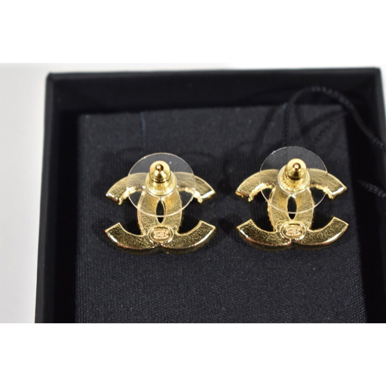 Chanel Chanel Gold Pearl White Interlocking Statement Stud Earrings Size ONE SIZE - 11 Thumbnail