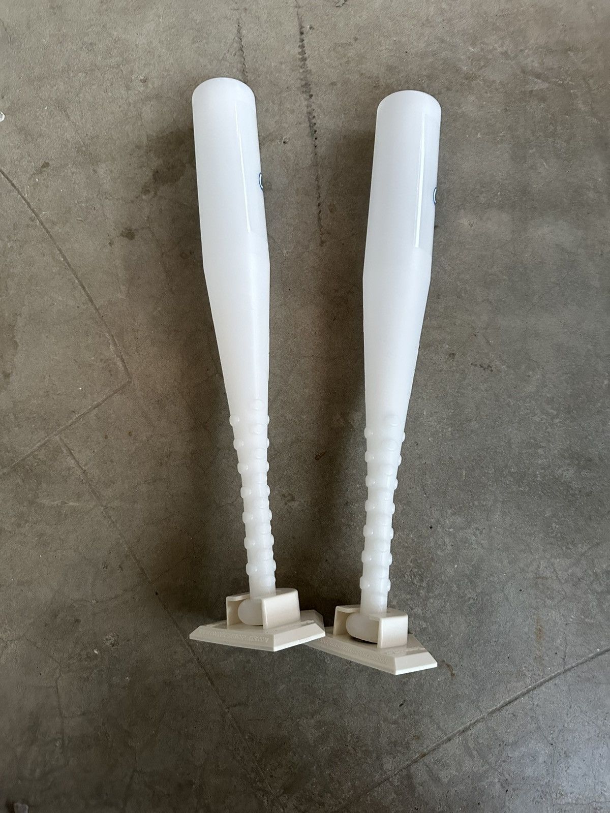 MLB 2025 Brand New Set Of 2 Los Angeles Dodgers Bat Cup & Stand Size ONE SIZE - 3 Thumbnail