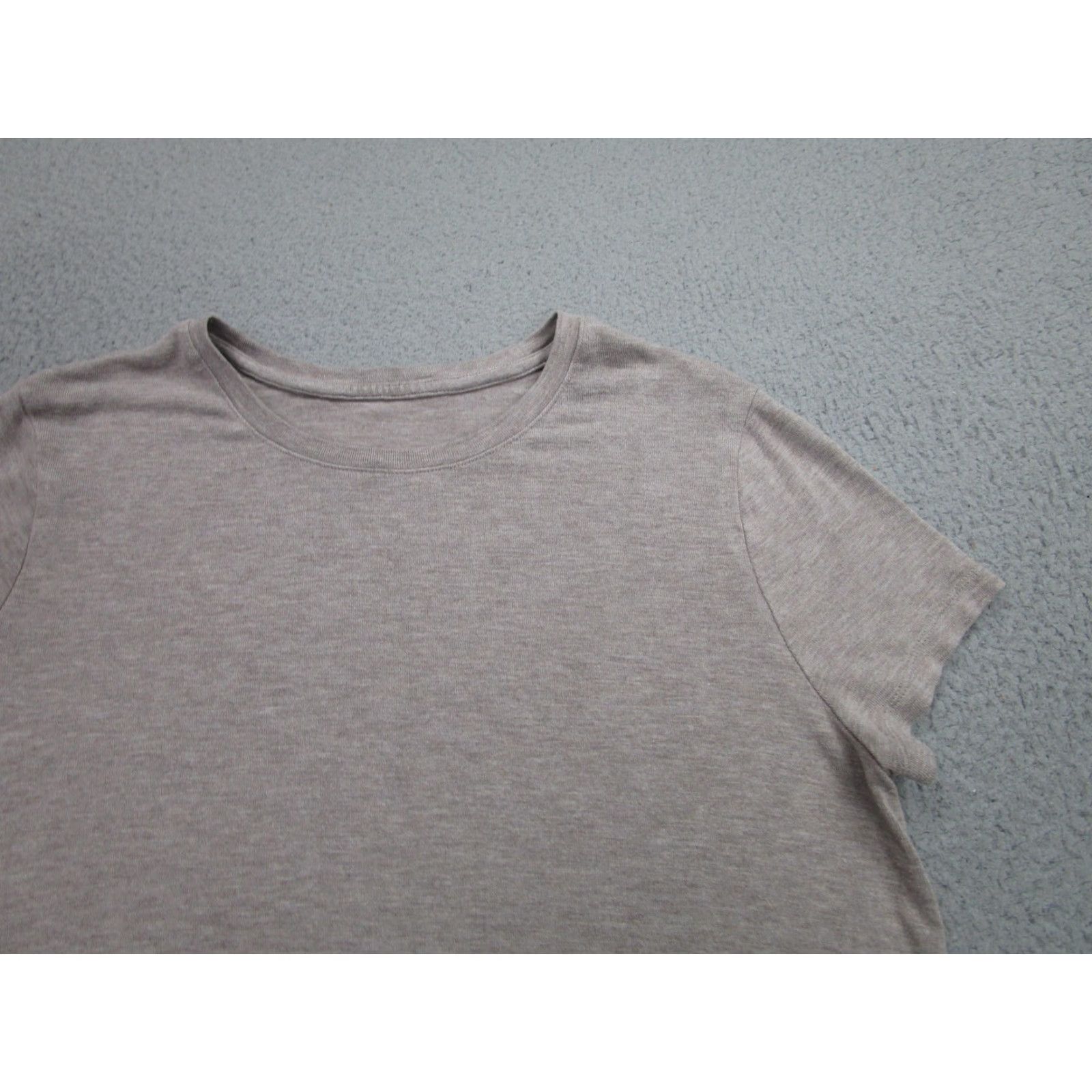 Vintage A New Day Shirt Womens Large Beige Short Sleeve Crewneck Rayon Blend Stretch Size L / US 10 / IT 46 - 2 Thumbnail