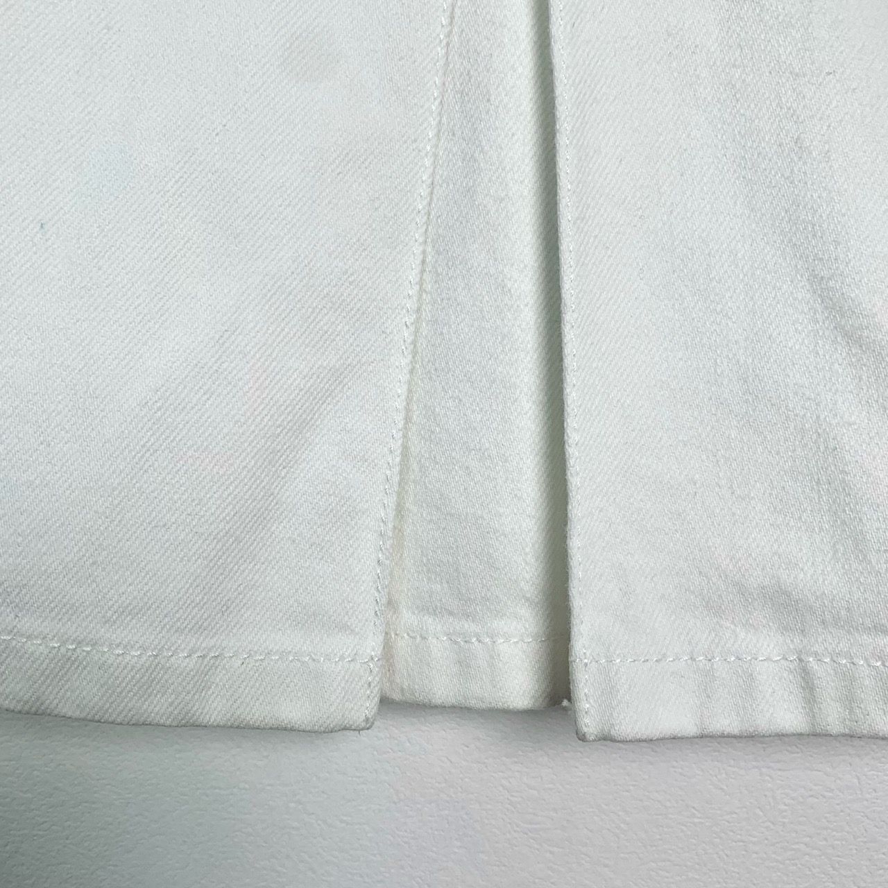 Levi's Louis Vuitton Paris White A-Line Buttoned Skirt With Pleats Size 34" / US 12 / IT 48 - 6 Thumbnail
