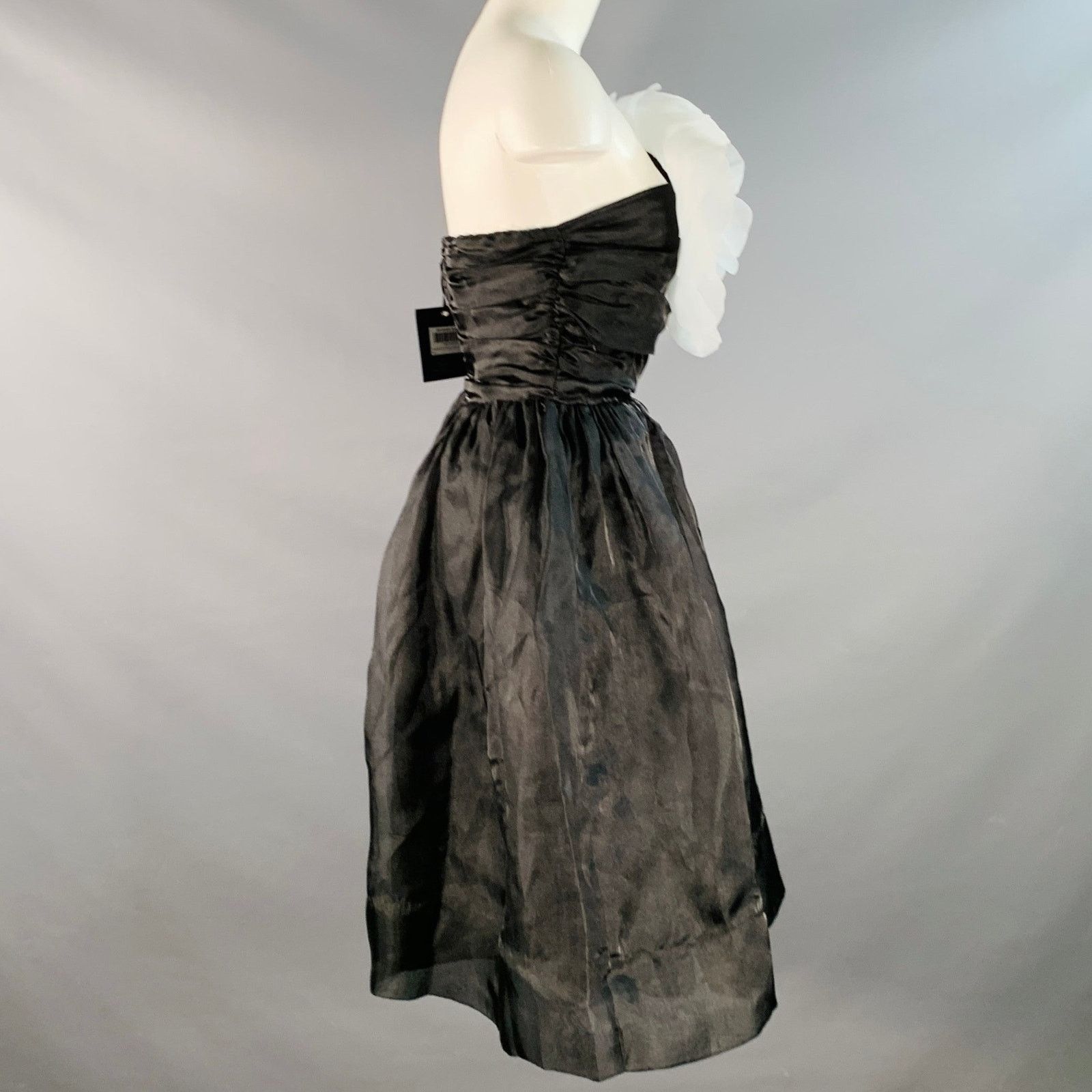 Cynthia Rowley Size 8 Black White Organza Flower Strapless Cocktail Dress Size M / US 6-8 / IT 42-44 - 3 Thumbnail
