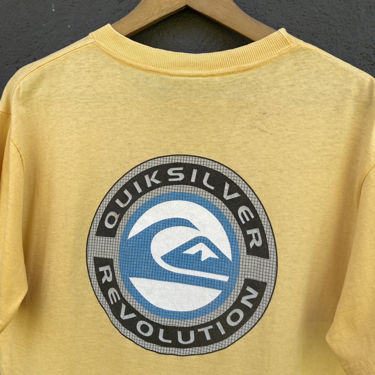 Quiksilver Thrashed Faded Vintage Quiksilver Revolution Surfing Tee Size US M / EU 48-50 / 2 - 2 Thumbnail