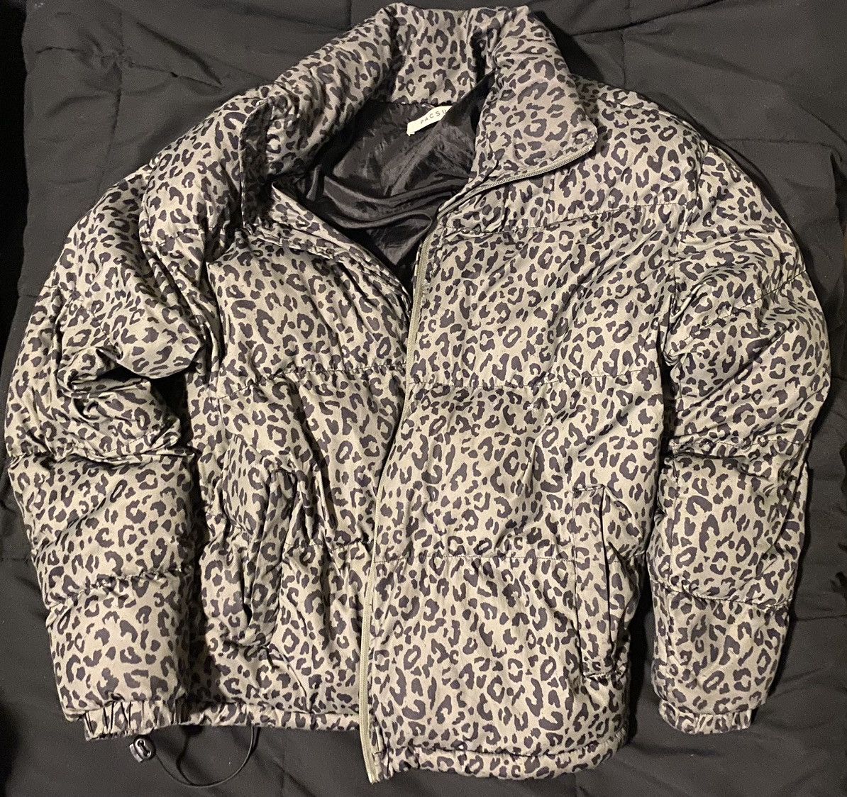 Pacsun Print dark green puffer Size US M / EU 48-50 / 2 - 2 Thumbnail