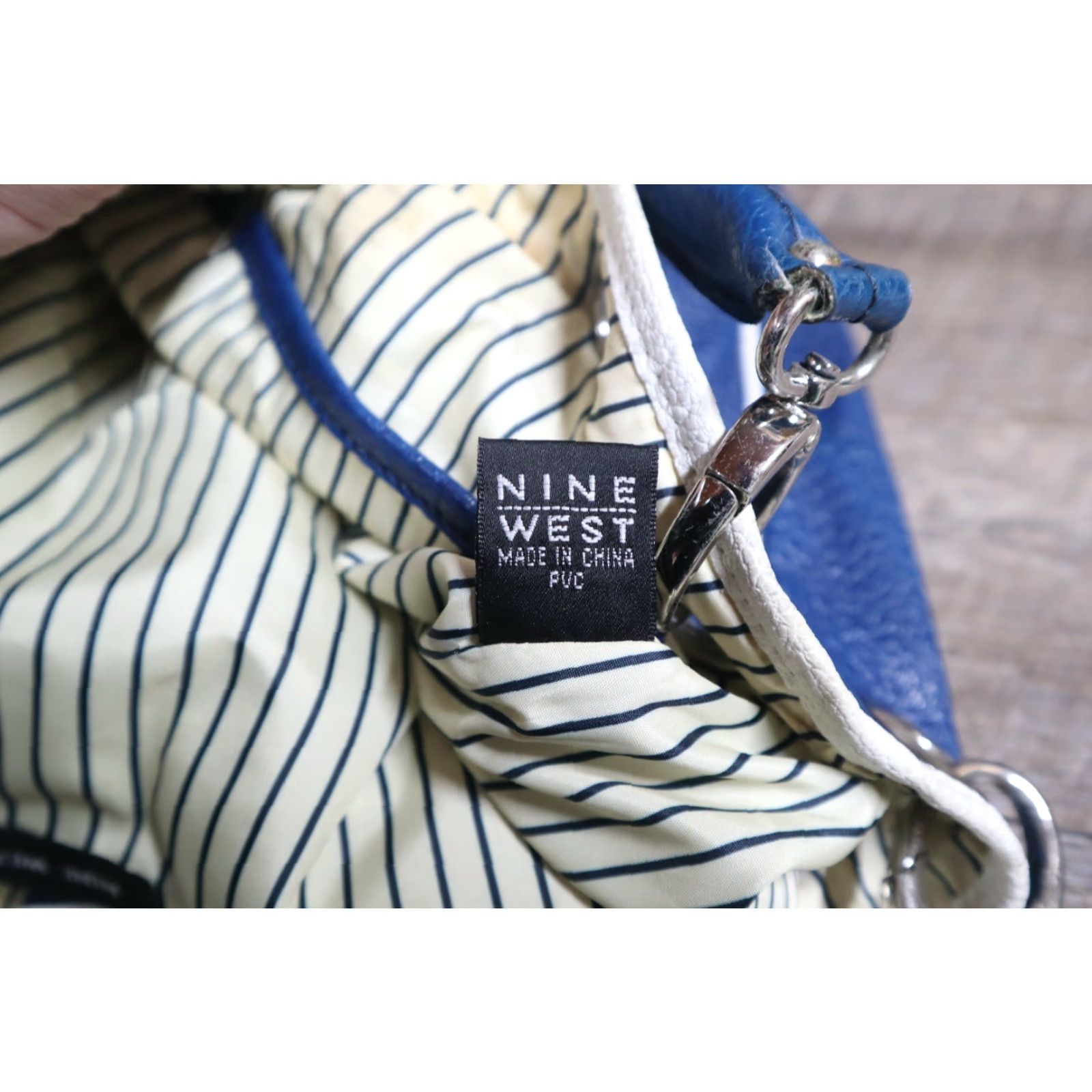 Nine West NINE WEST Blue Messenger Handbag Shoulder Bag Womens Purse Vintage Pebbled Solid Faux Leather Small Bag Size ONE SIZE - 7 Thumbnail