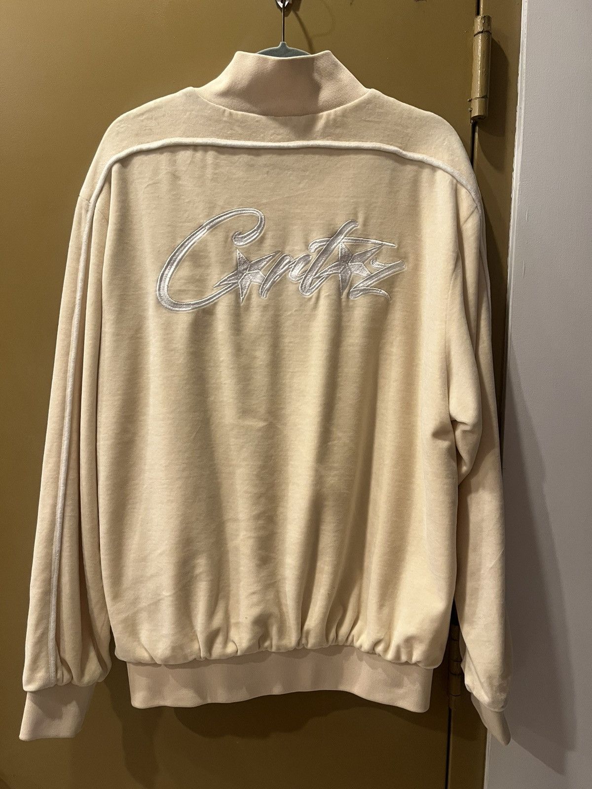 Corteiz Corteiz Allstarz VVS Velour jacket size Large - vanilla Size US L / EU 52-54 / 3 - 5 Thumbnail