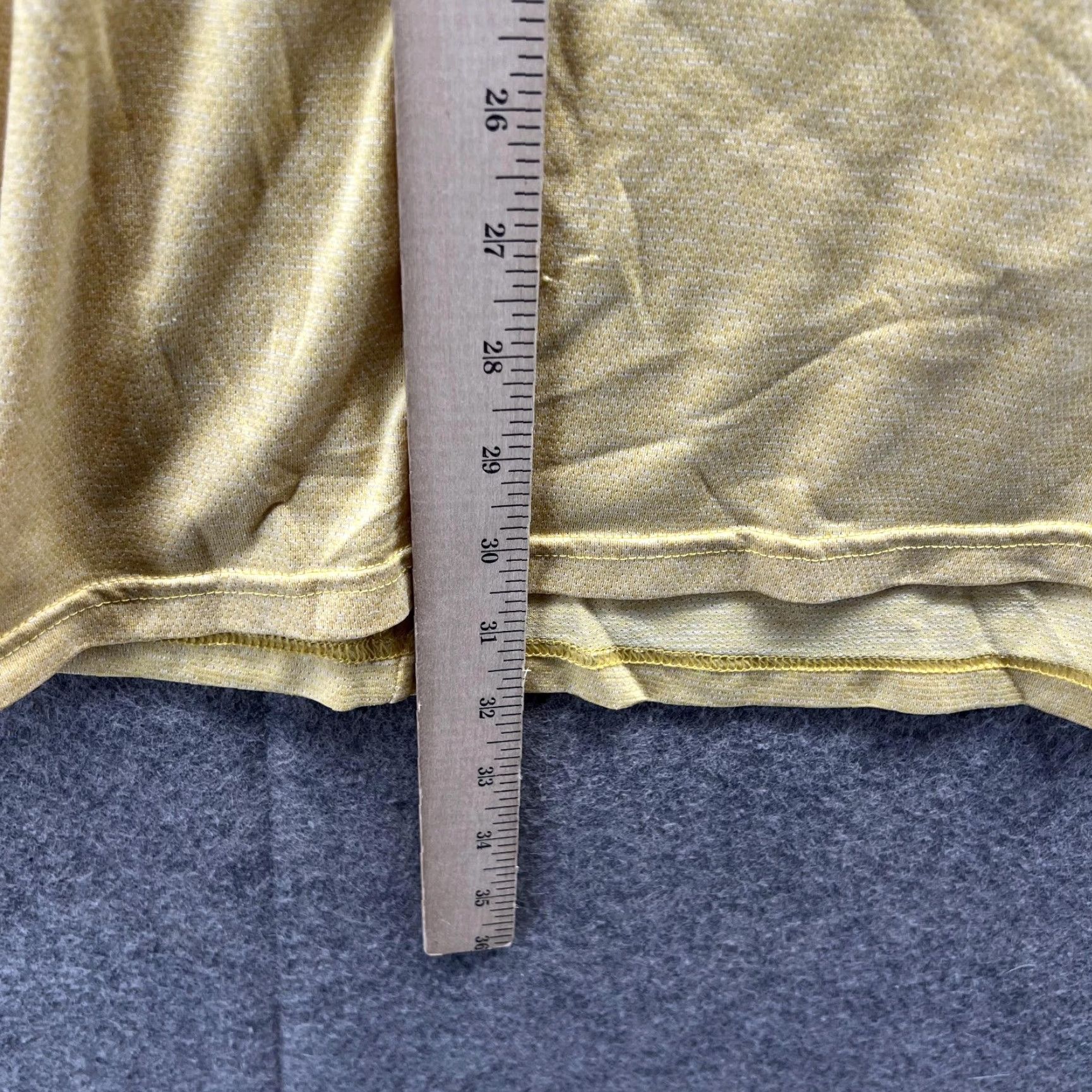 Nike VINTAGE Nike Shirt Men Large Yellow Dri-Fit Knit Polyester Swoosh Logo T-Shirt Size US L / EU 52-54 / 3 - 6 Thumbnail