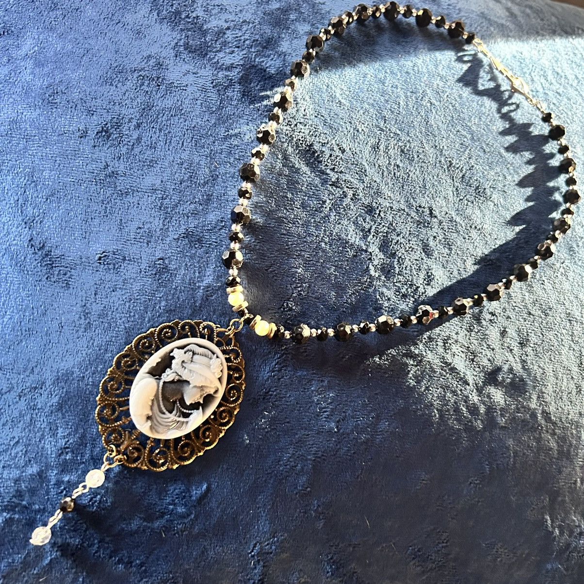 Handmade Handcrafted opalescent charcoal Victorian cameo necklace Size ONE SIZE - 5 Thumbnail