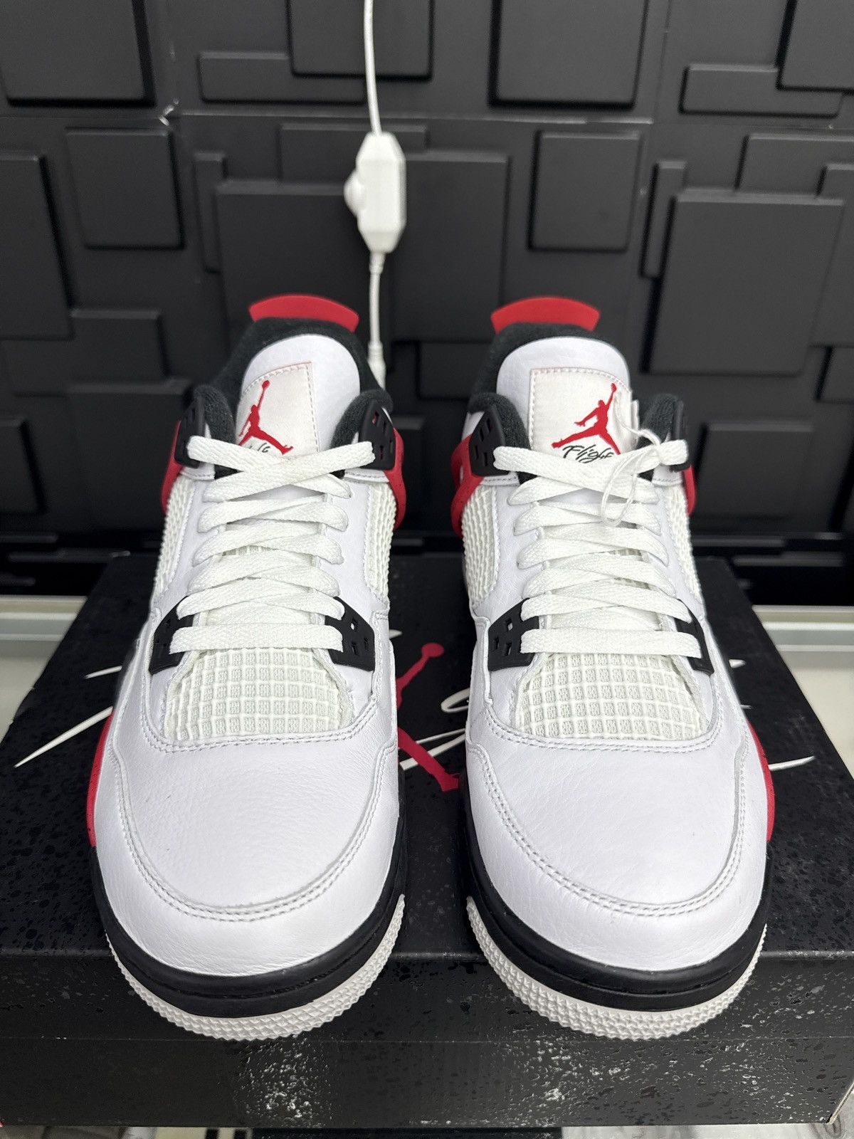 Jordan Brand Jordan 4 Retro Red Cement (GS) Size US 7 / EU 40 - 3 Thumbnail