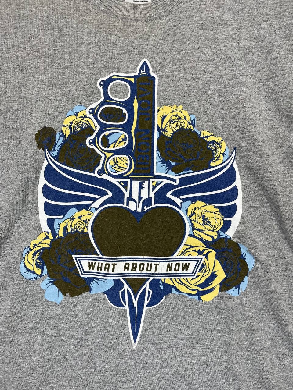 Gildan Bon Jovi What About Now World Tour 2013 Band T Shirt Size XL Size US XL / EU 56 / 4 - 2 Thumbnail