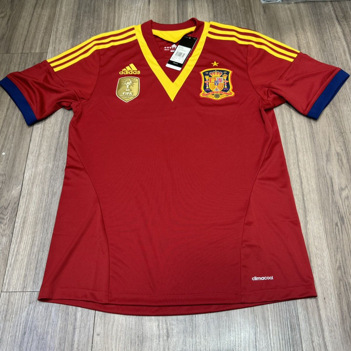 Adidas Spain 13/14 home shirt (bnwt) Size US M / EU 48-50 / 2 - 1 Thumbnail