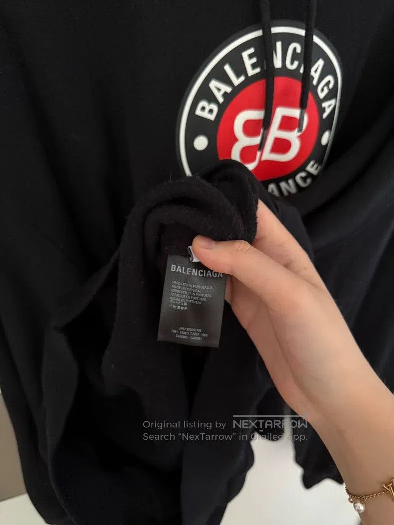 Balenciaga Balenciaga Round emblem sweater l code Size US L / EU 52-54 / 3 - 5 Thumbnail