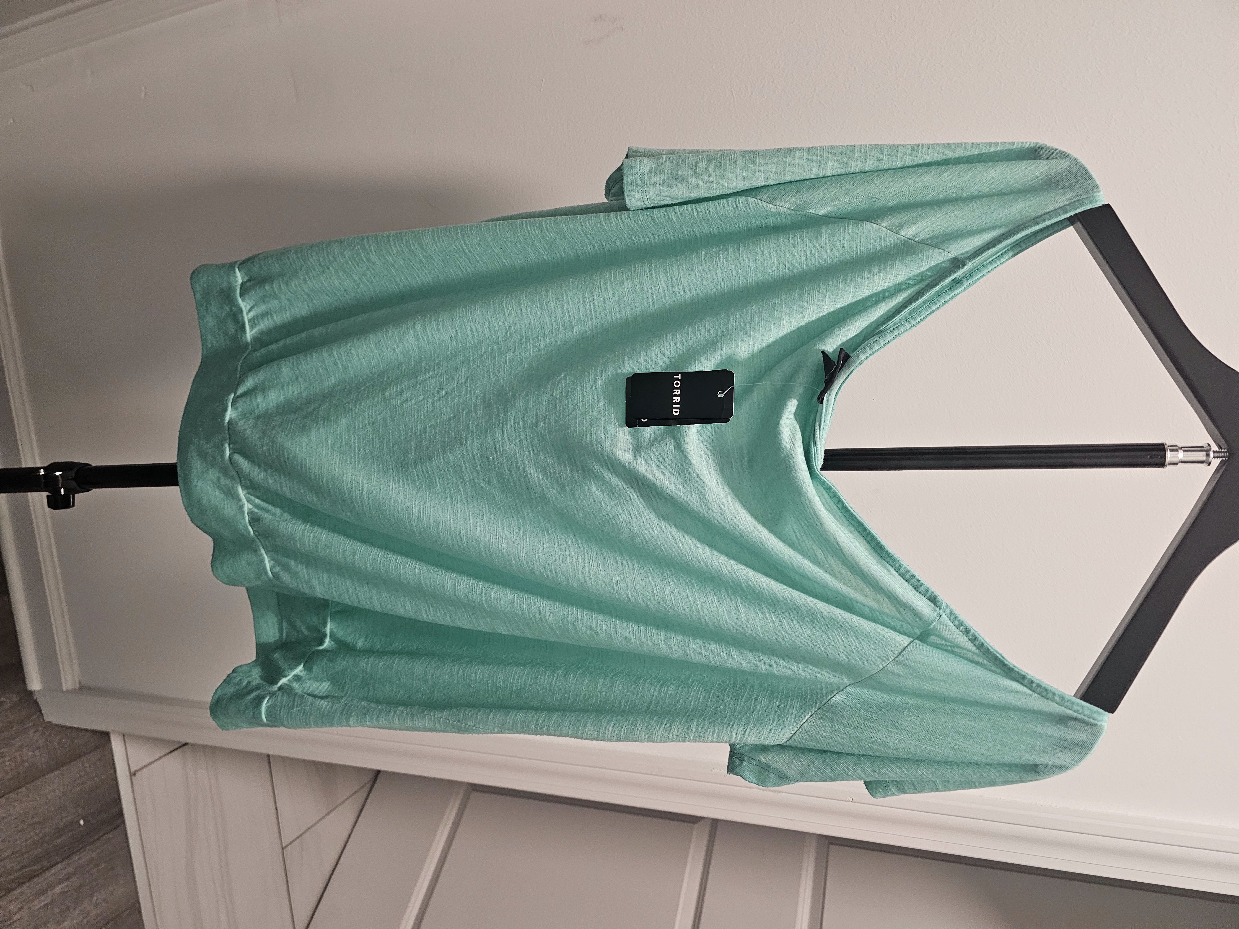 Torrid Torrid Short Sleeve Blouse Size 2 Size XXL / US 16-18 / IT 52-54 - 1 Thumbnail