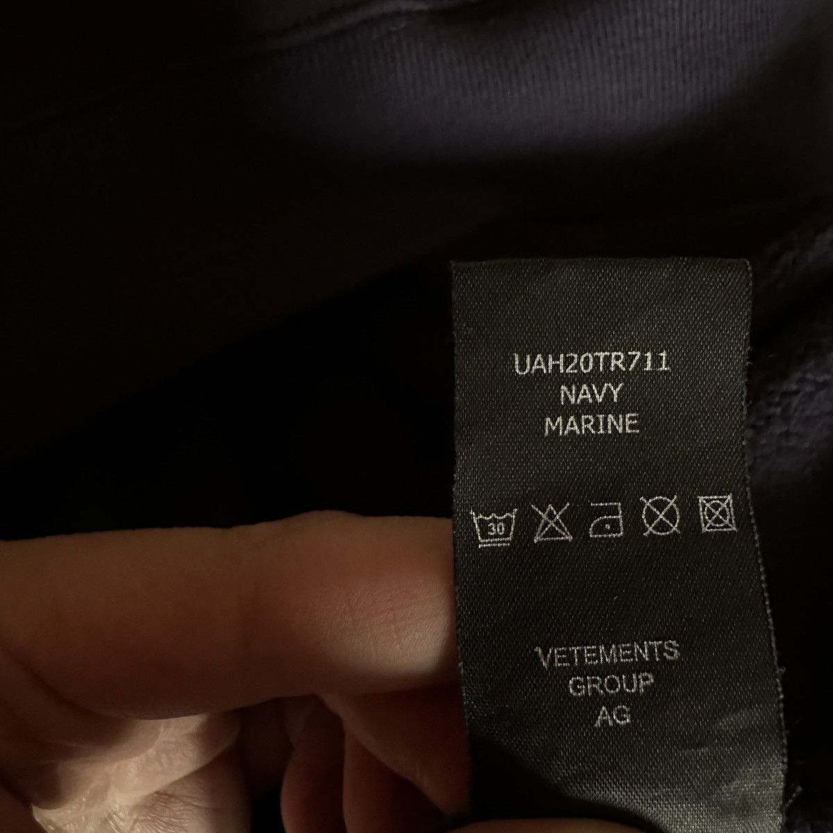 Vetements Vetements UNAVAILABLE Hoodie AW19 Size US L / EU 52-54 / 3 - 7 Thumbnail