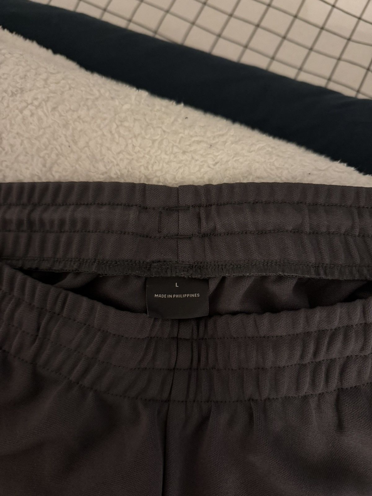 Adidas × Kanye West Adidas Kanye West Calabasas Trackpants / L Size US 32 / EU 48 - 2 Thumbnail