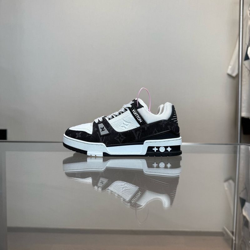 Louis Vuitton Louis Vuitton Trainer Black and White Low-Top Sneakers -250 Size US 6 / IT 36 - 3 Thumbnail
