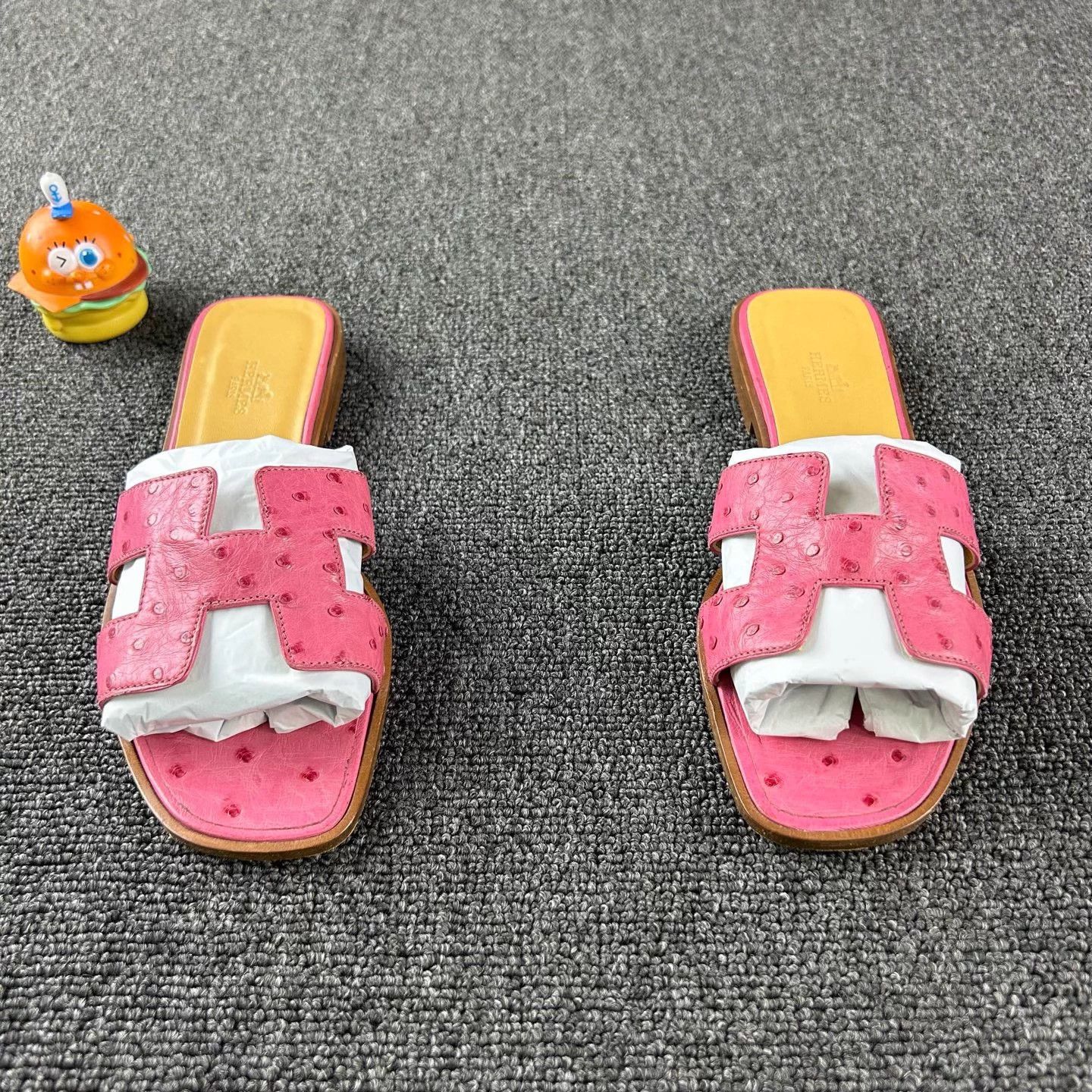 Hermes Hermes Ostrich H Slides Ceramic Pink 38 Size US 7 / IT 37 - 2 Thumbnail