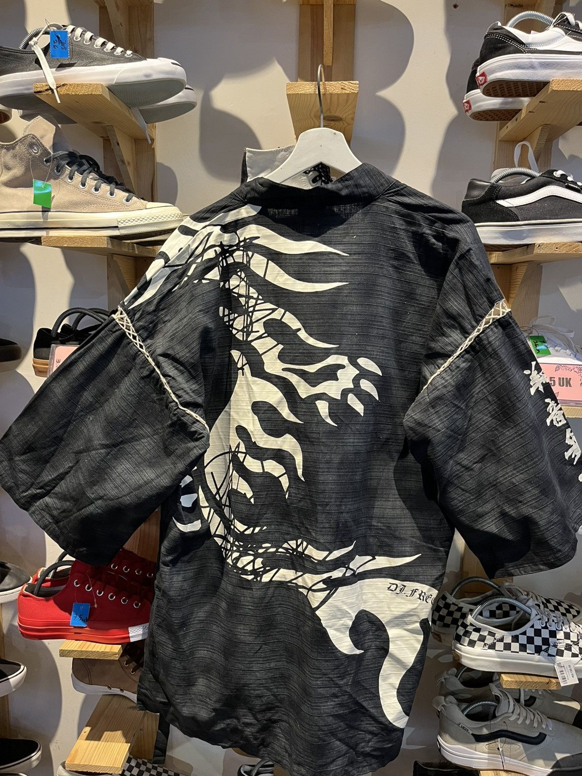Kith D.J.Kimono dragon Size US M / EU 48-50 / 2 - 1 Thumbnail