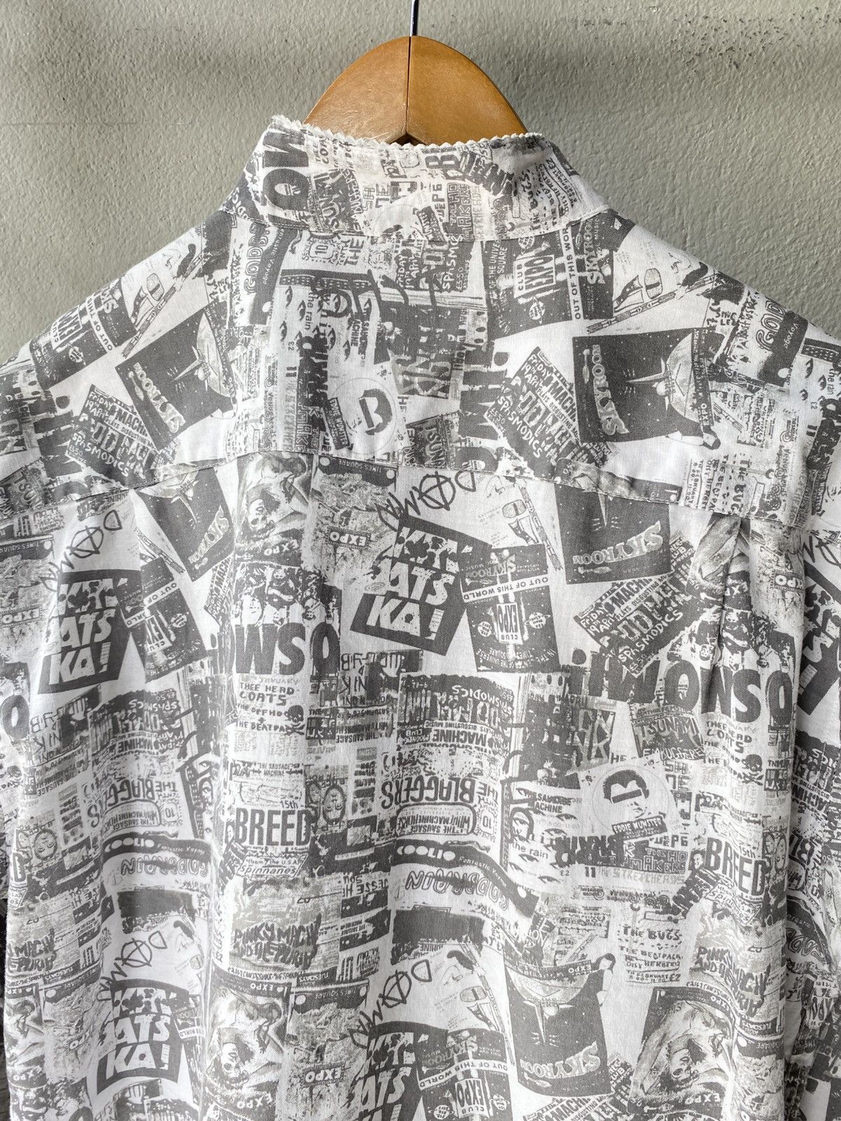 Japanese Brand Splendid satisfaction Gray Newspaper Print Button-Up Shirt Size US M / EU 48-50 / 2 - 13 Thumbnail