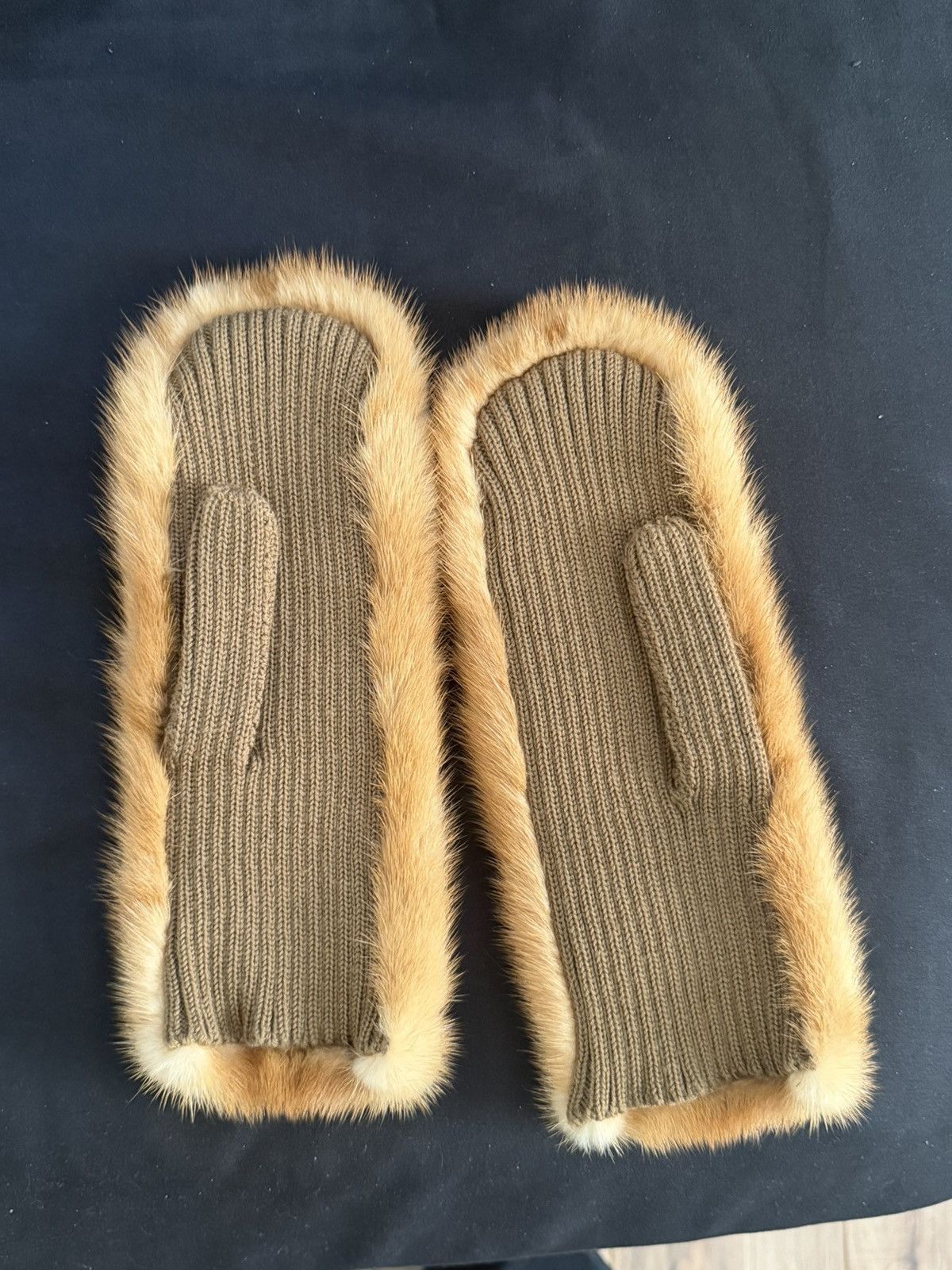 Prada Mink Fur Wool Knitted Mittens 8 Size ONE SIZE - 2 Thumbnail