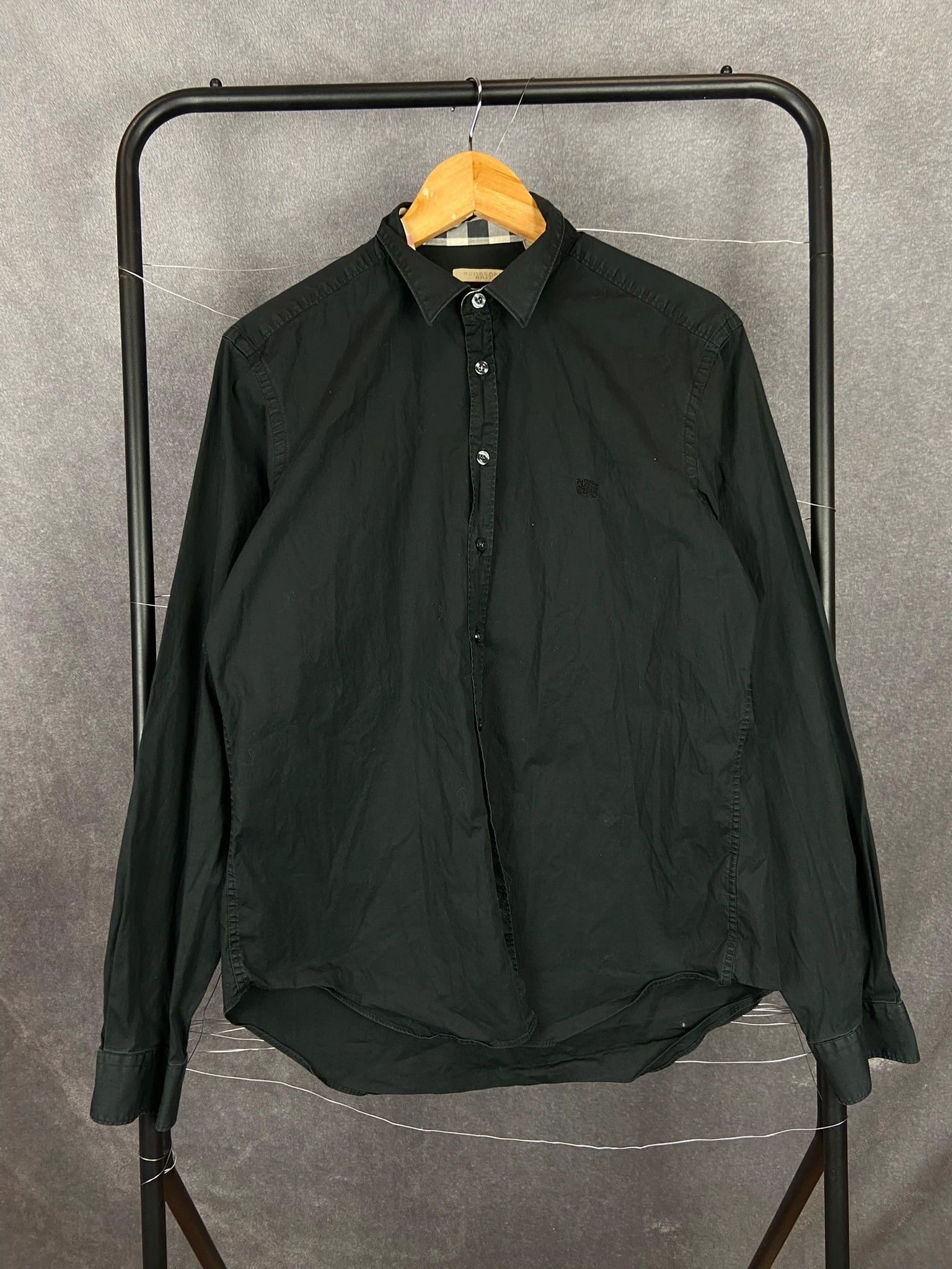 Burberry Burberry Black Button-Up Shirt L – Collar Detail Size US L / EU 52-54 / 3 - 1 Thumbnail