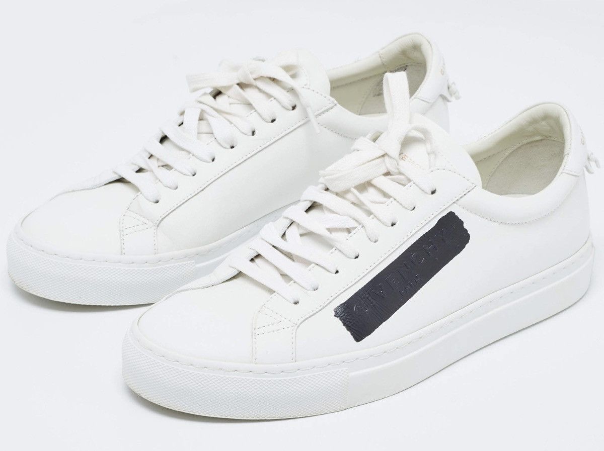 Givenchy Givenchy white leather low top sneakers Size US 10 / EU 43 - 1 Thumbnail