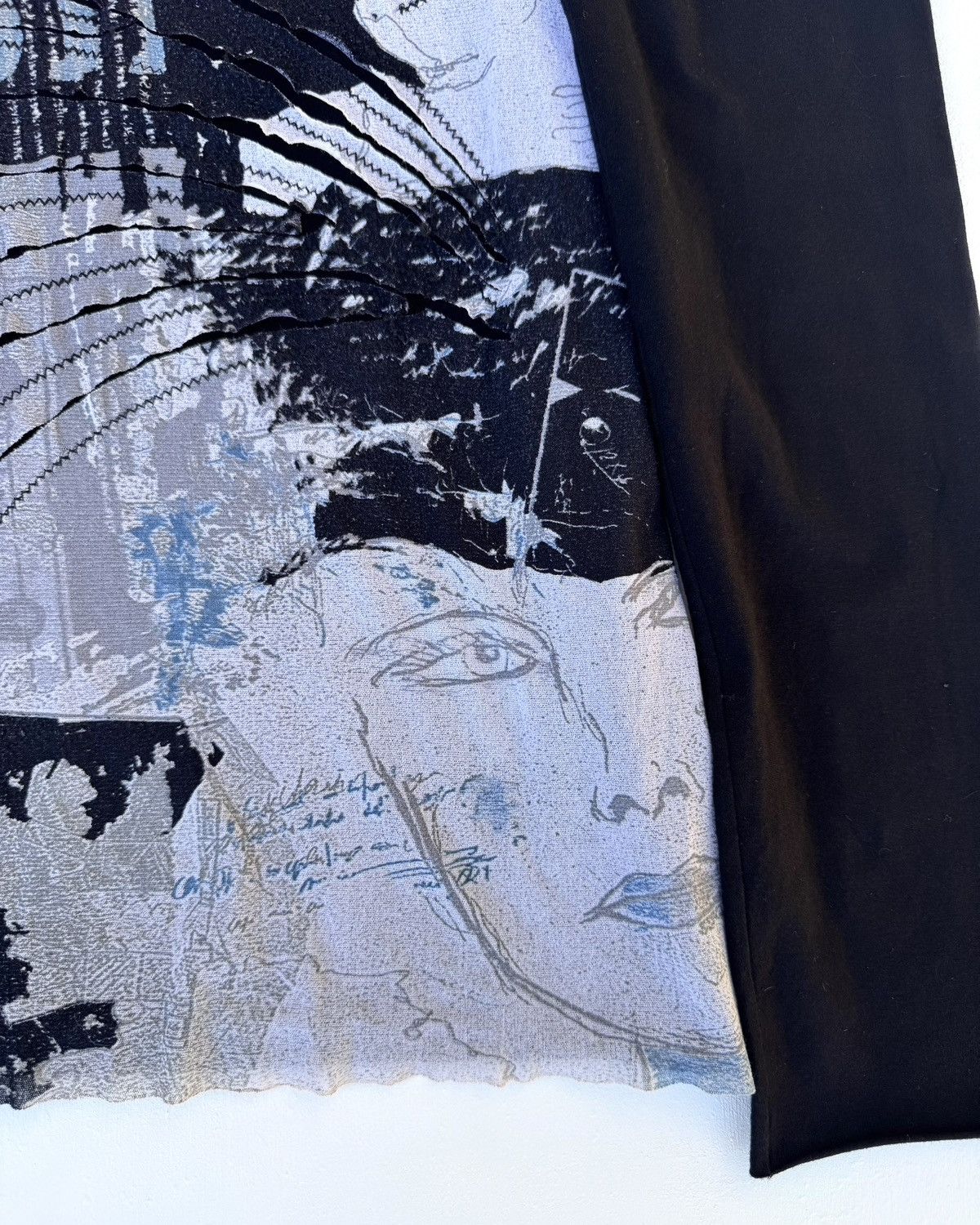 Roberto Cavalli Roberto Cavalli Art Printed Long Sleeves Tee Size US M / EU 48-50 / 2 - 3 Thumbnail