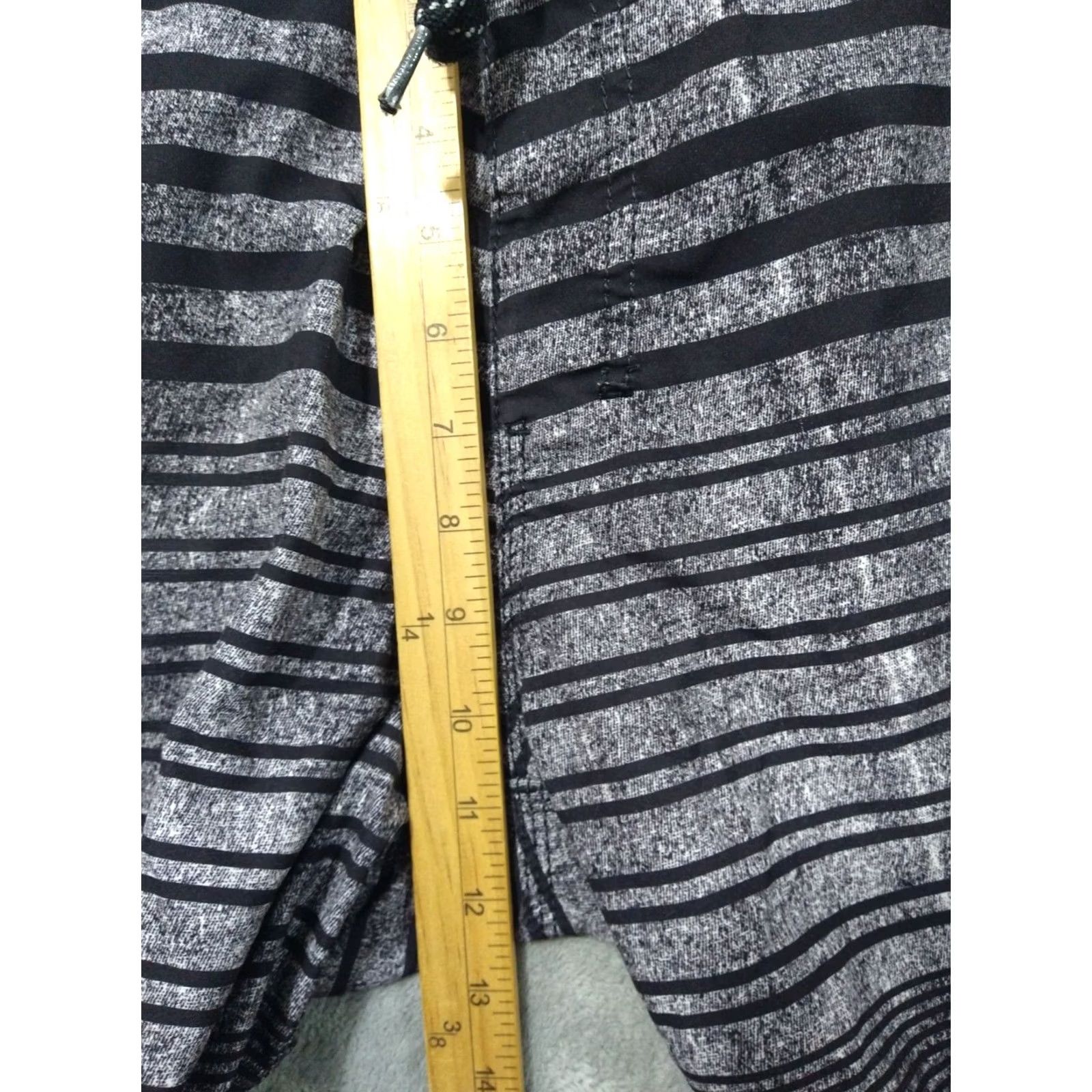 Billabong Billabong Board Shorts Mens 32 Gray Striped Platinum Quad Stretch Surf Swim Size US 32 / EU 48 - 4 Thumbnail