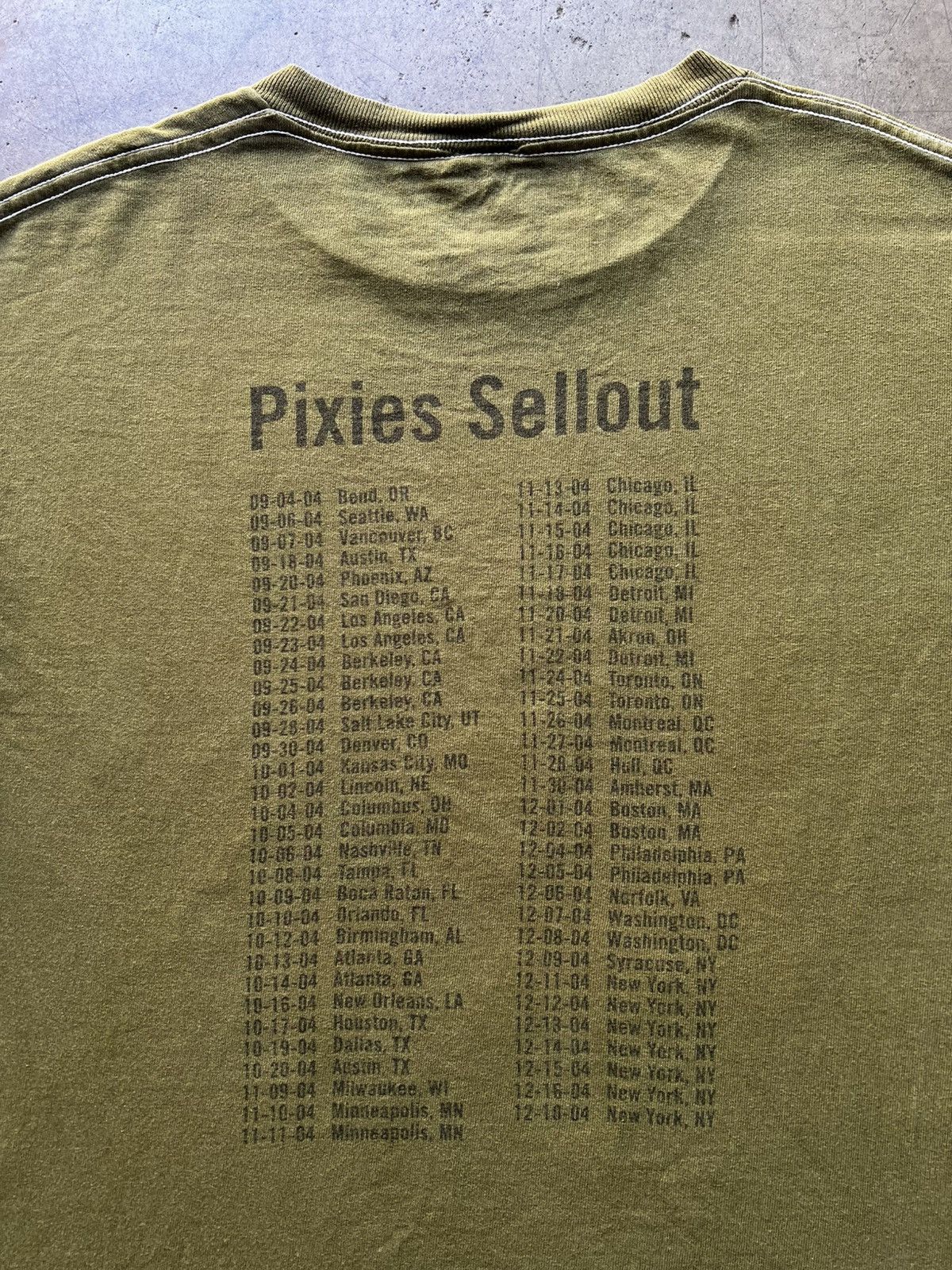 Vintage 2004 Pixies Sellout Band Vintage Tour Tee Shirt Nirvana Size US XL / EU 56 / 4 - 3 Thumbnail