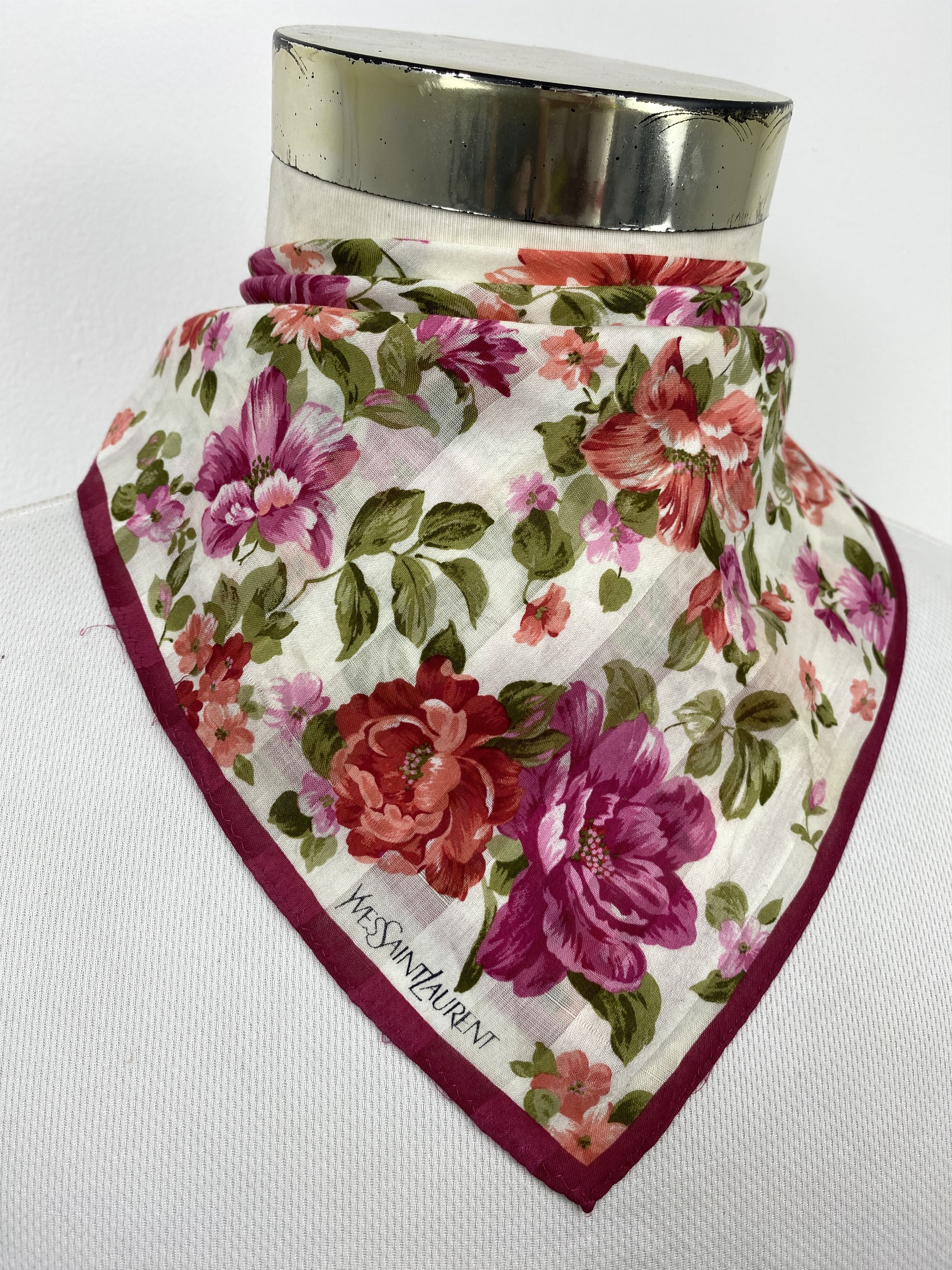 Yves Saint Laurent Yves Saint Laurent Handkerchief / Neckerchief KT0345 Size ONE SIZE - 2 Thumbnail