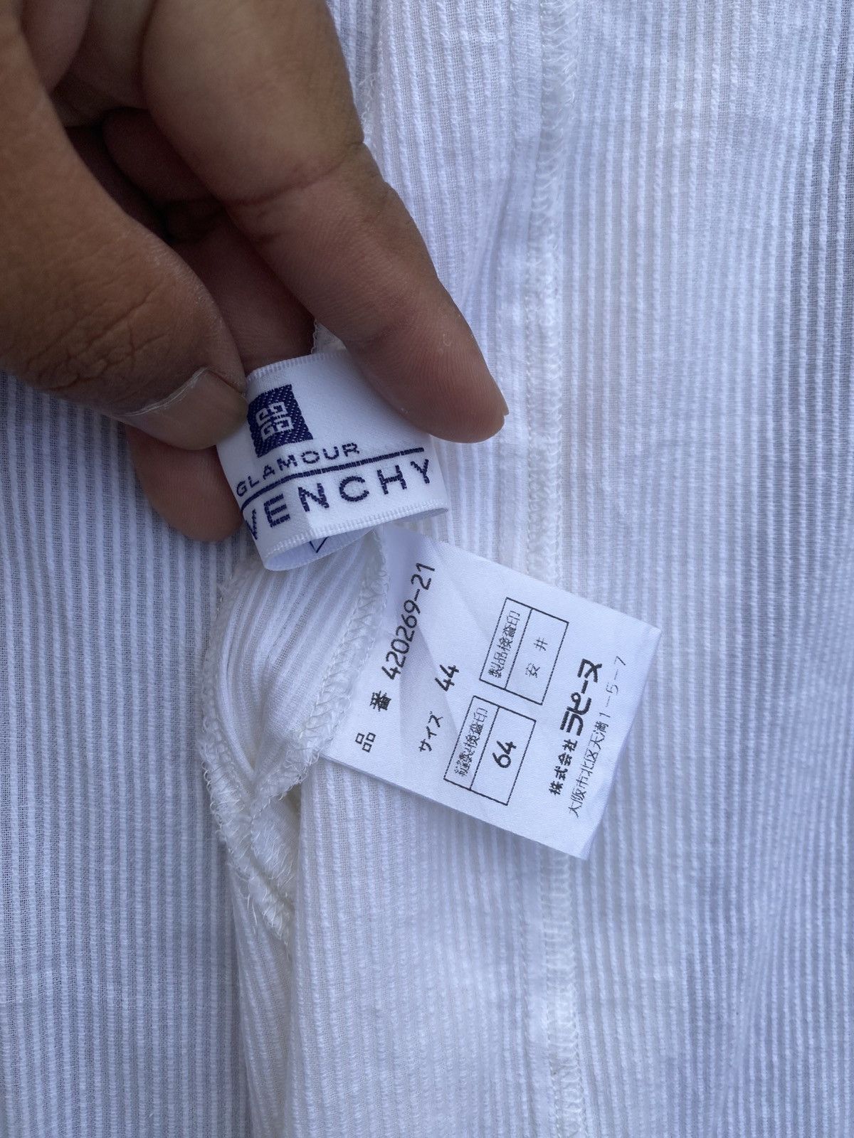 Givenchy Rare Vintage Givenchy Buttons Shirt Size US M / EU 48-50 / 2 - 12 Thumbnail