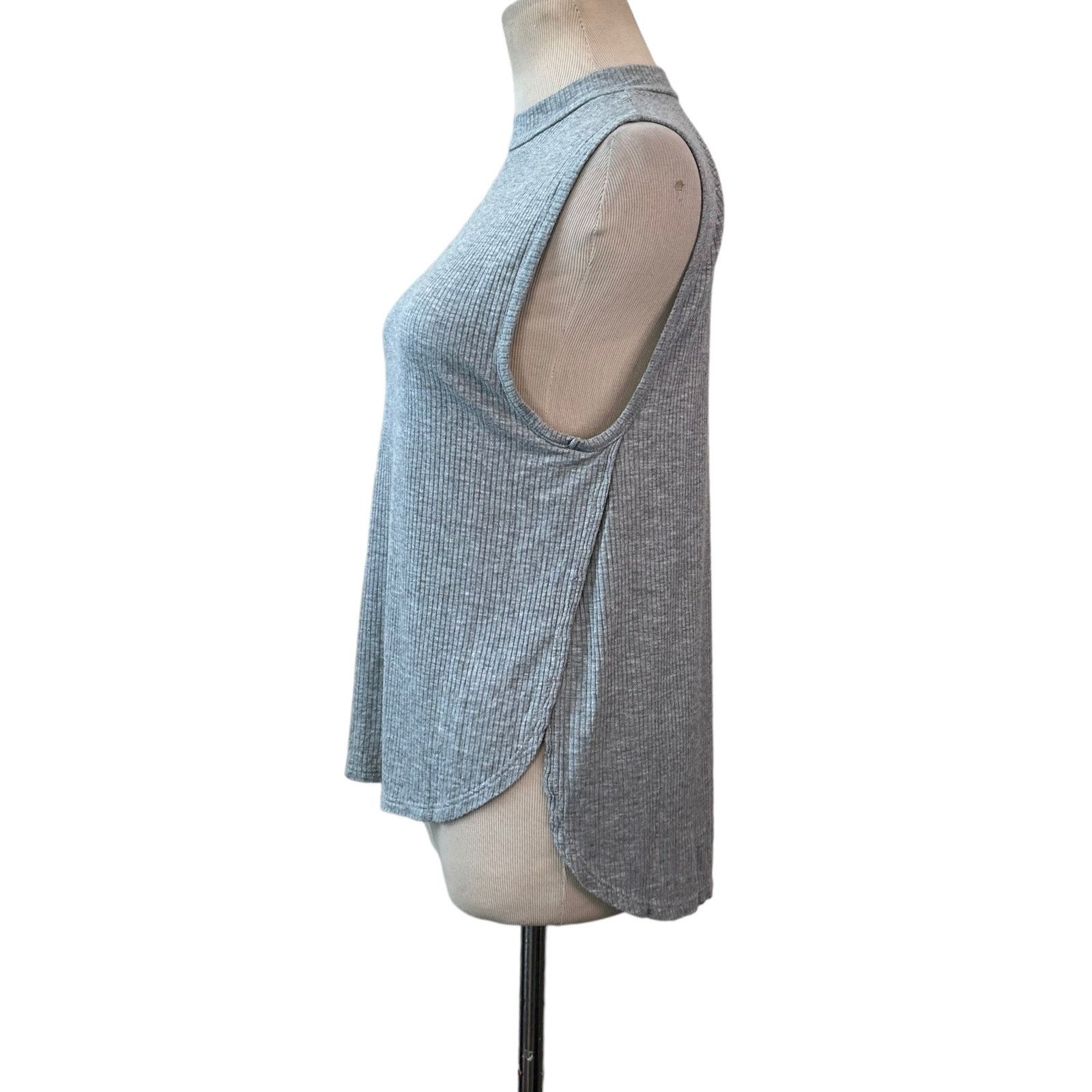 BP. BP gray sleeveless side flaps ribbed top size Small Size S / US 4 / IT 40 - 4 Thumbnail